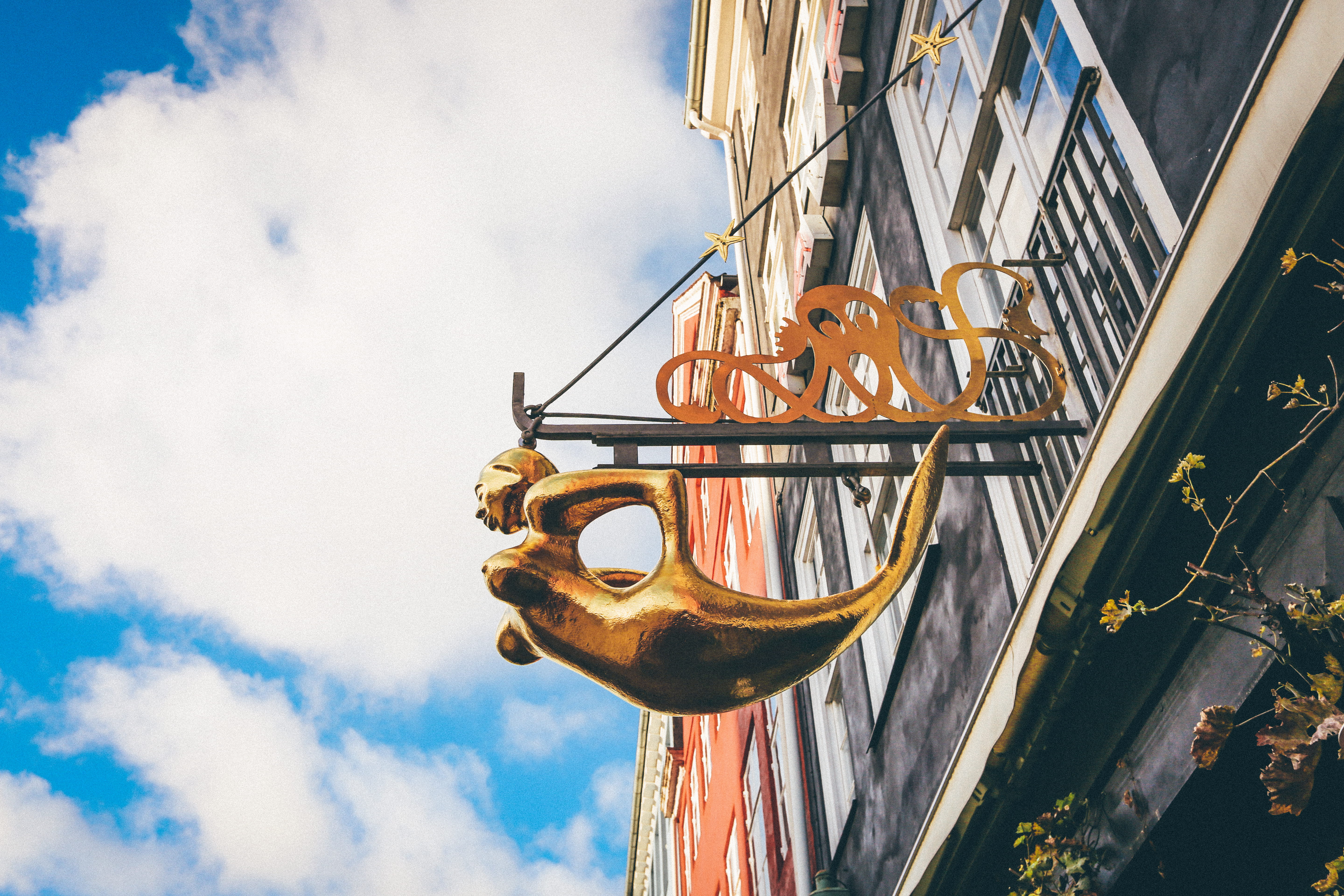 canal, wall, 5K, city, mermaid, nautical vessel, brass, sky, signage, animal, tourism, travel, building, travel destinations, sailboat, sign, architecture, HD Wallpaper