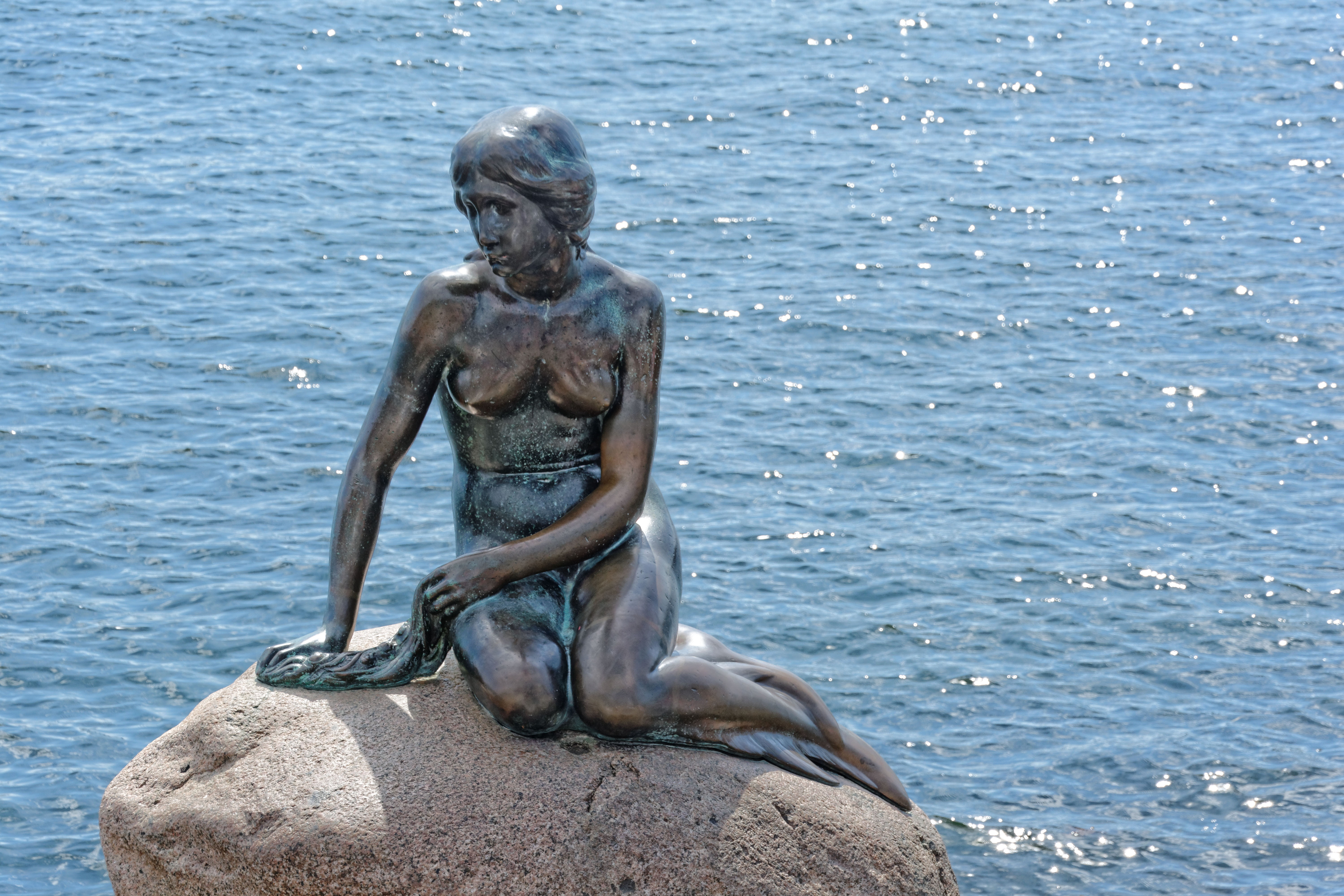 sunlight, water, landmark, human representation, denmark, 5K, historically, no people, photo, port, sculpture, vertebrate, monument, mermaid, nature, animals in the wild, HD Wallpaper