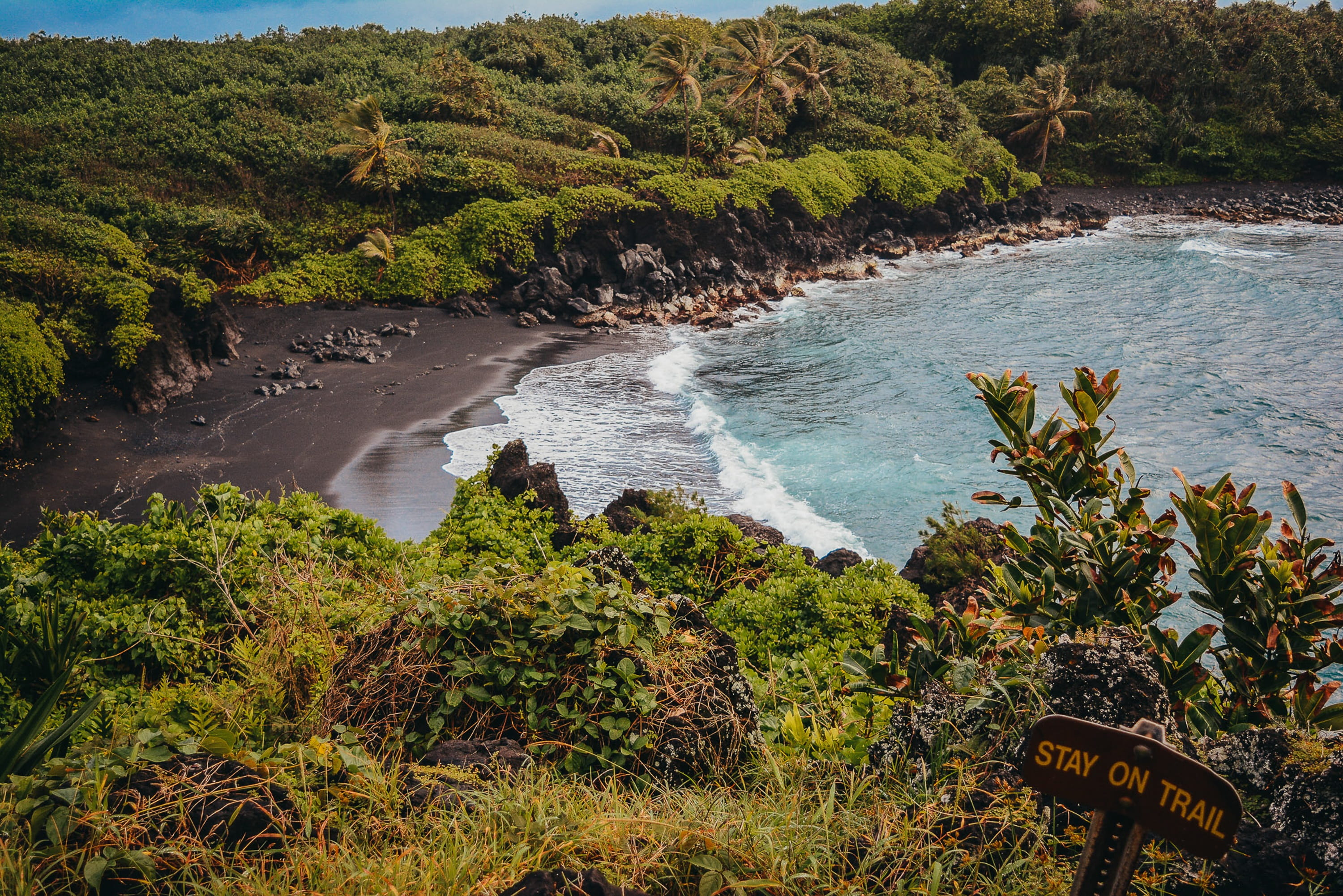 2K, day, scenics - nature, sand, flowing water, black sand, green color, surreal, summer, beach, non-urban scene, no people, flowing, beauty in nature, HD Wallpaper