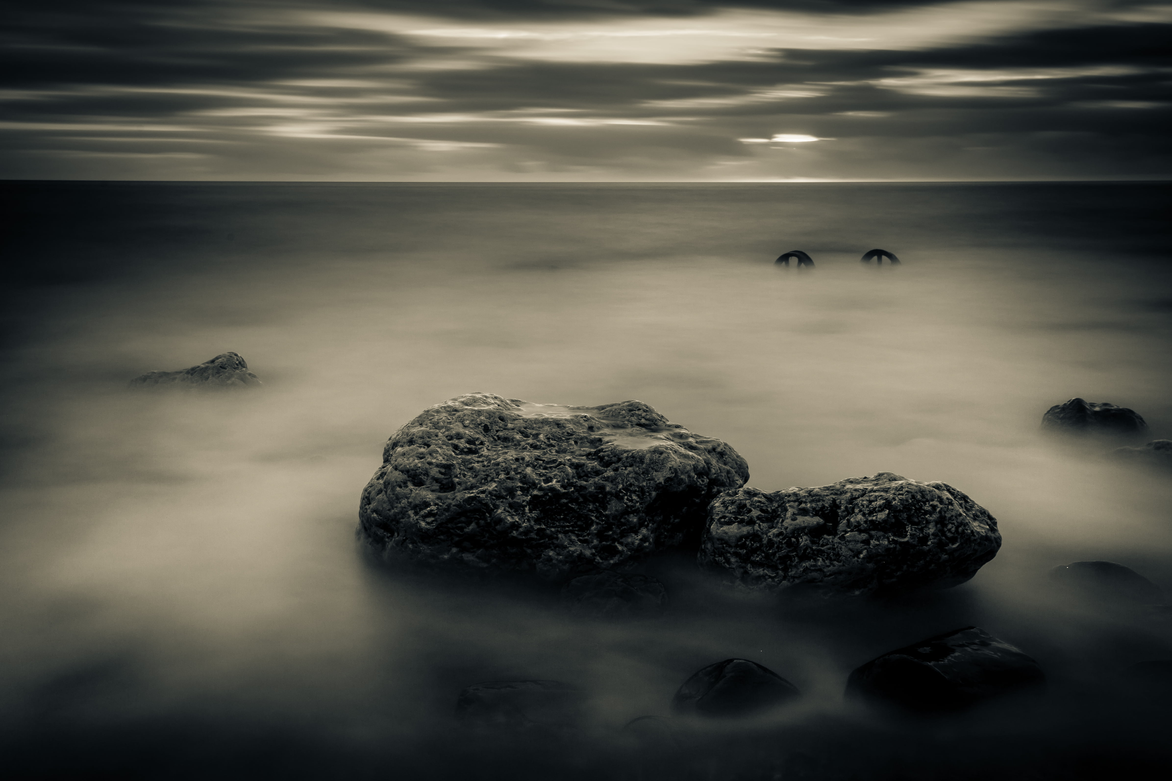 grayscale, landscape, 4K, Wheelbase, Rock, rock - Object, Beach, reflection, Monochrome, sea, stones, Wheels, dusk, water, sunset, Seaham, Chemical, photography, HD Wallpaper