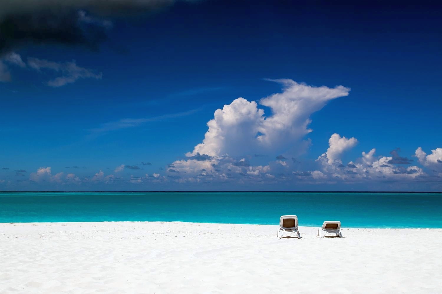 clouds, sunlight, outdoors, land, Caribbean, tranquility, horizon over water, chair, sky, idyllic, 720P, landscape, photography, blue, relaxing, seat, HD Wallpaper