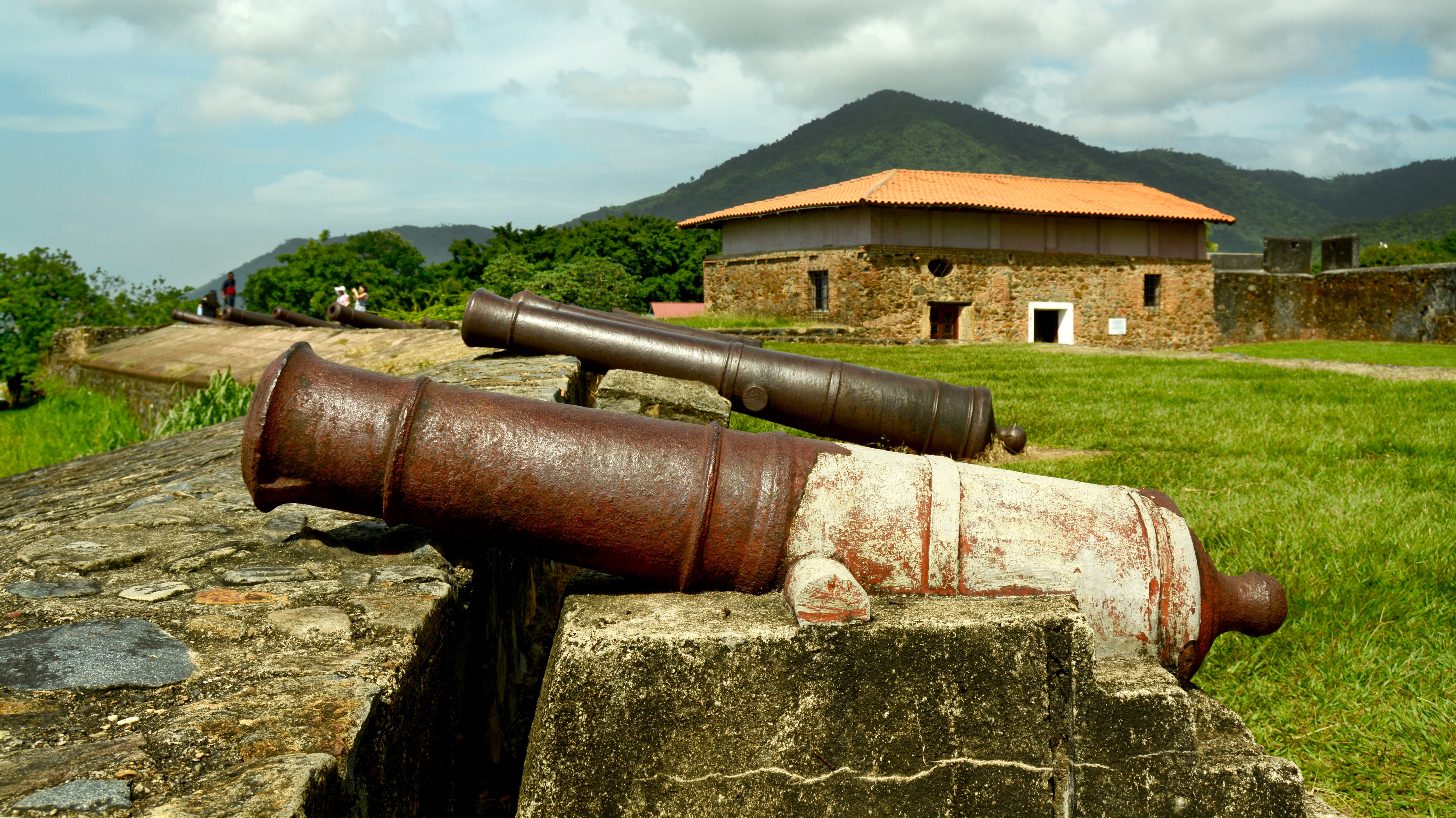 Trujillo, built structure, stone wall, cloud - sky, travel destinations, fighting, no people, fort, strong, day, sky, Colon, conflict, trujillo, building exterior, HD Wallpaper