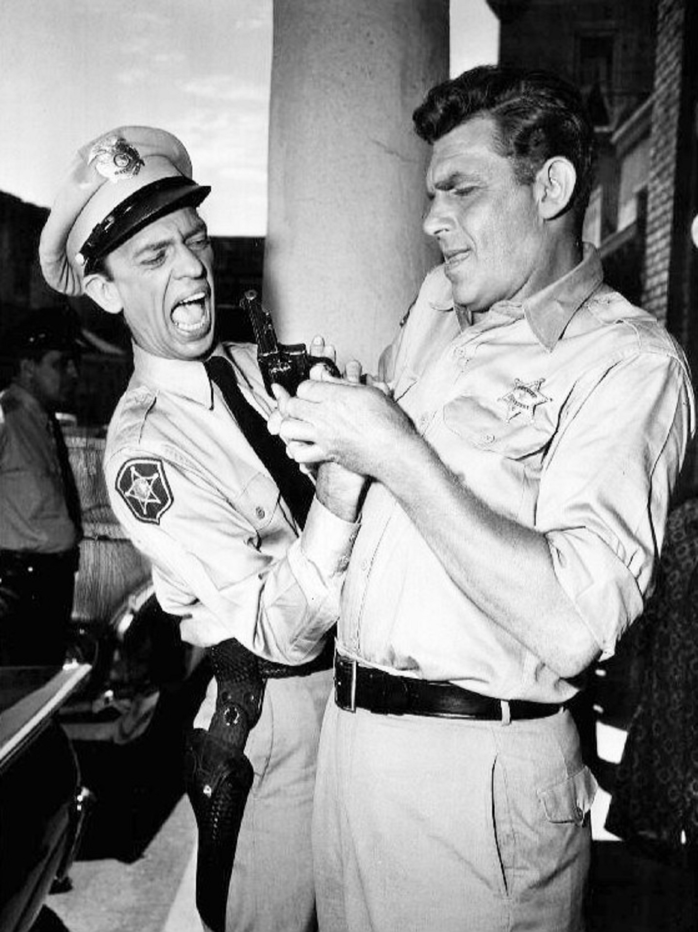 deputy, andy griffith, actors, emotion, classic, bumbling, togetherness, television, sitcom, don knotts, mature adult, mouth open, retro, mature men, women, Phone HD Wallpaper