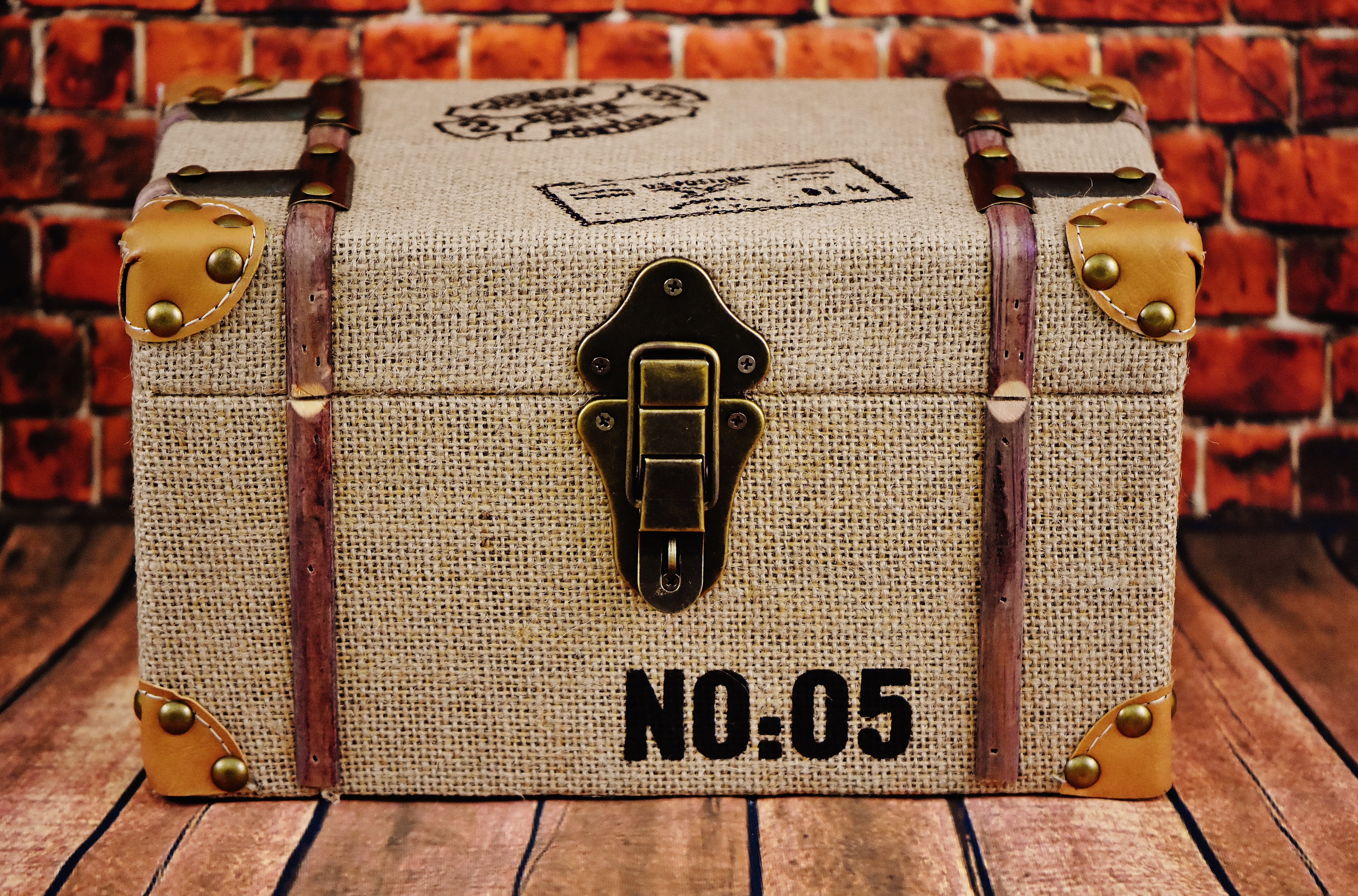 focus on foreground, closure, near, gray, metal, lock, protection, safety, still life, fitting, brown, western script, bricks, technology, box, latch, casket, HD Wallpaper