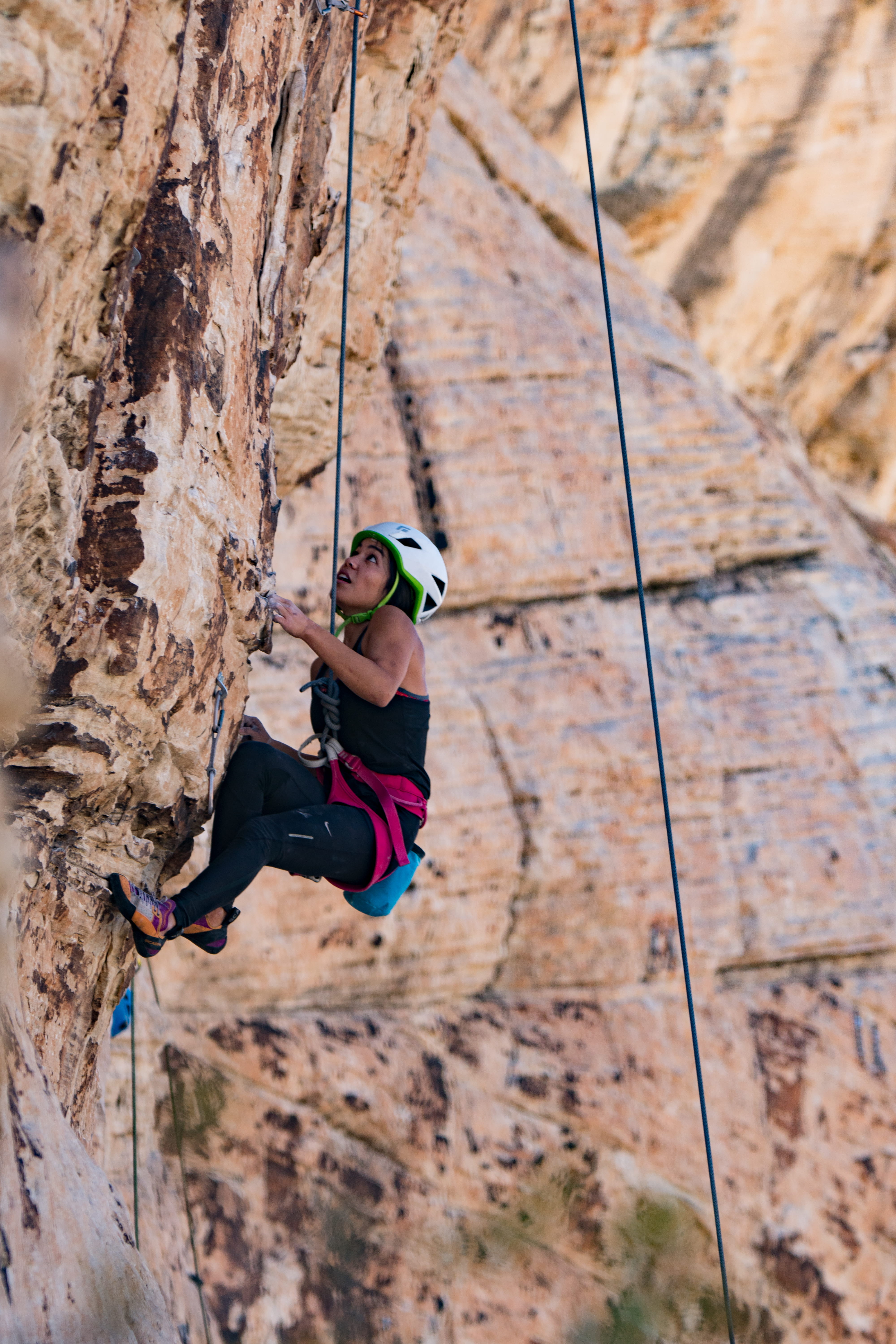 woman, rope, rock - object, clothing, tank, real people, swimming, wearing, one person, lifestyles, determination, adventure, water, person, safety harness, Phone HD Wallpaper