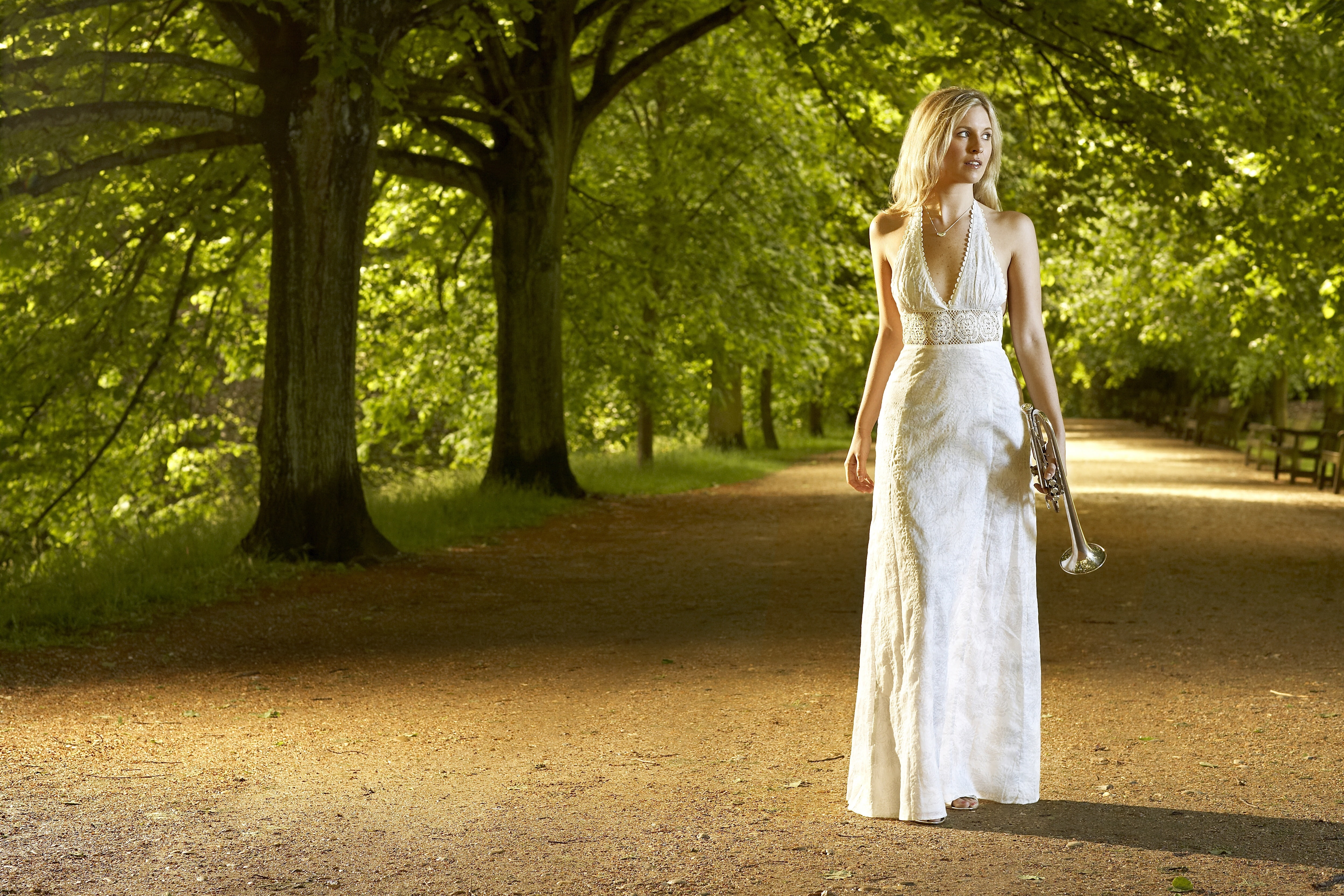 Soloist, 4K, Trees, English, Alison Balsom, Park, Trumpet, HD Wallpaper