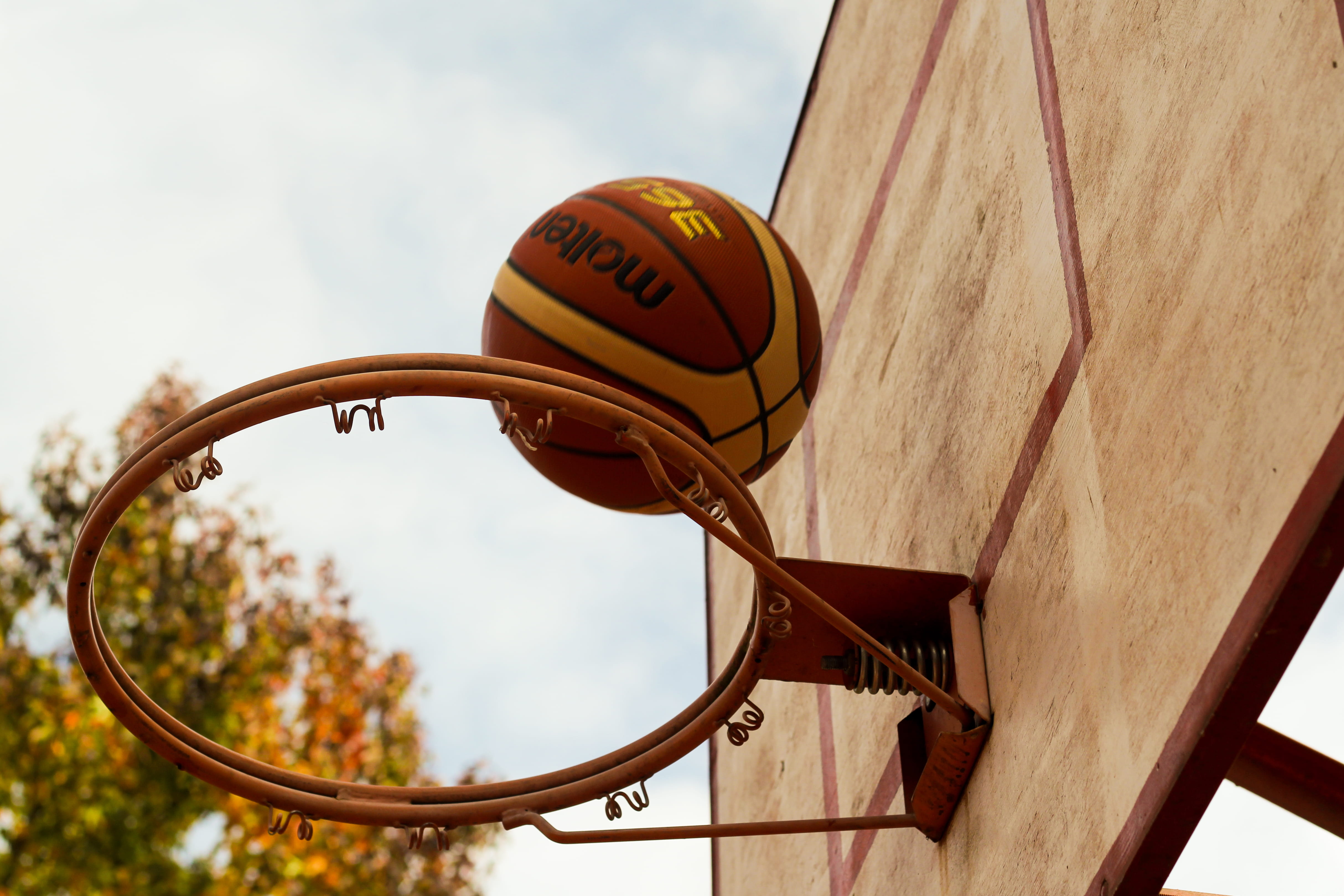 text, day, game, shot, no people, sport, low angle view, hoop, daylight, sunlight, lighting equipment, western script, built structure, wood - material, HD Wallpaper