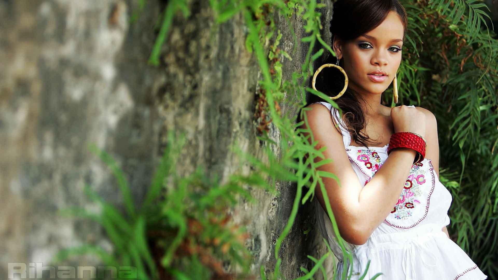 red, look, girl, women, rihanna, dress, embroidered, 1080P, sleeveless, s, green, floral, bracelet, white, HD Wallpaper