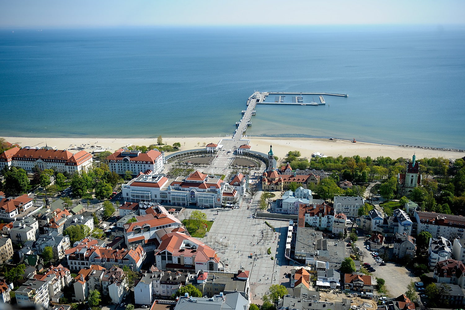 Poland, architecture, horizon, building exterior, 720P, water, cityscape, sea, horizon over water, nature, townscape, plant, building, travel destinations, HD Wallpaper