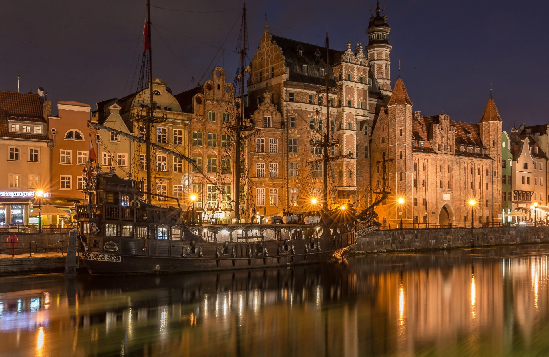 Europe, building, cityscape, reflection, Poland, Gdańsk, night, 1080P, city, ship, HD Wallpaper