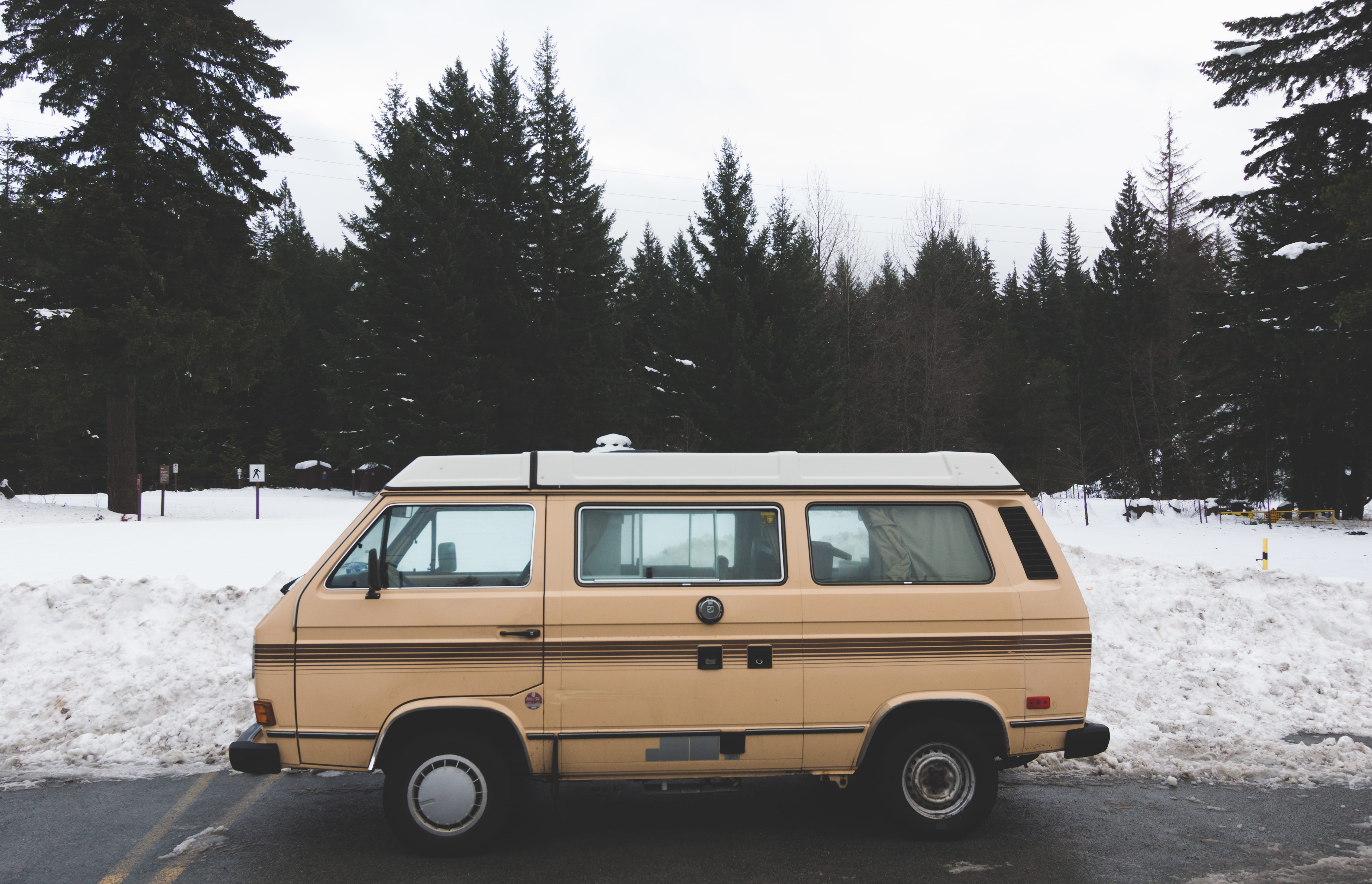 volkswagen, cold temperature, camp, nature, winter, parking, day, travel, no people, canada, trees, vw, hipster, plant, white color, lifestyle, motor vehicle, HD Wallpaper