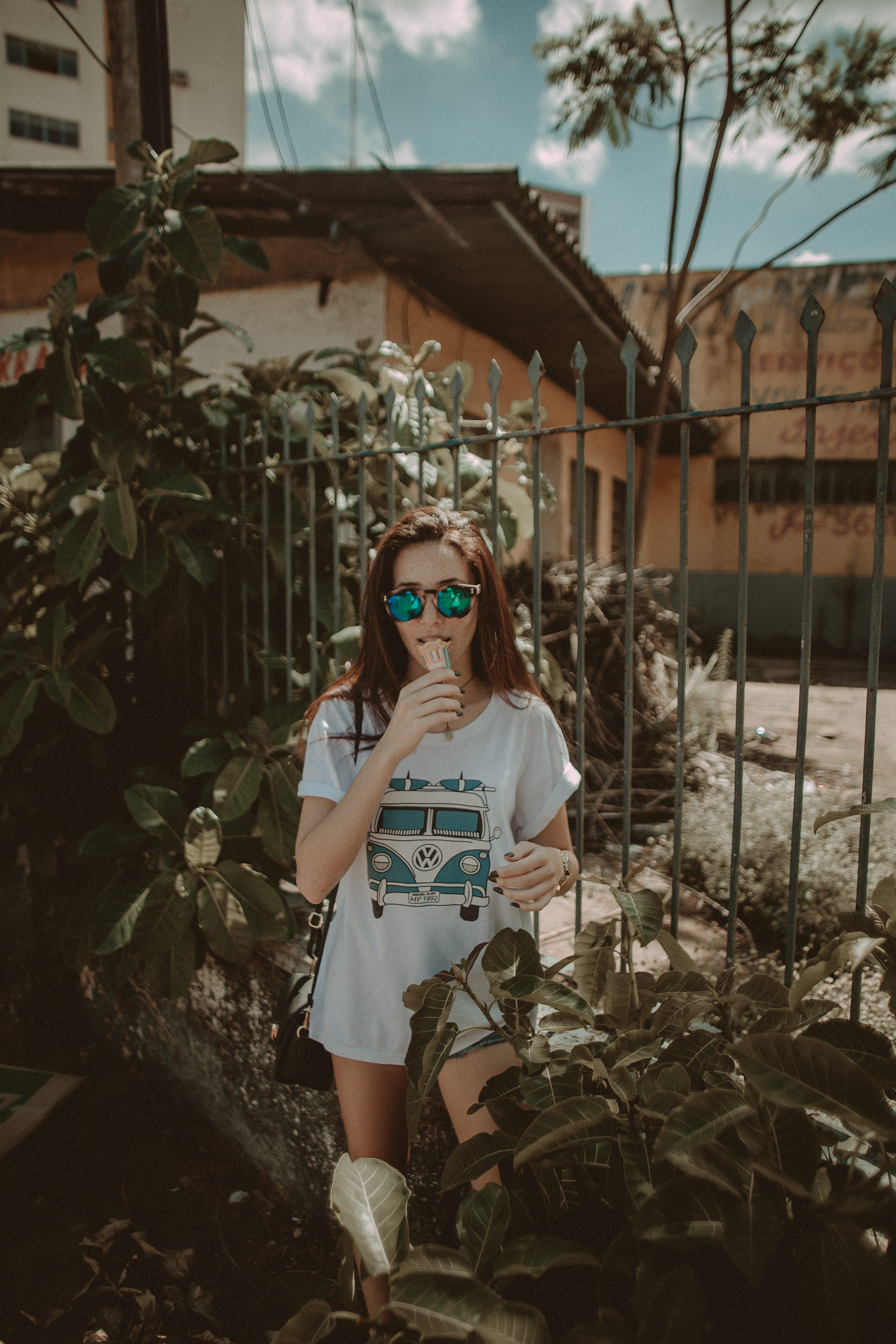vintage, plant, woman, adventure, lifestyles, portrait, explore, sunglasses, fence, female, hairstyle, holding, leisure activity, person, one person, beautiful woman, Phone HD Wallpaper