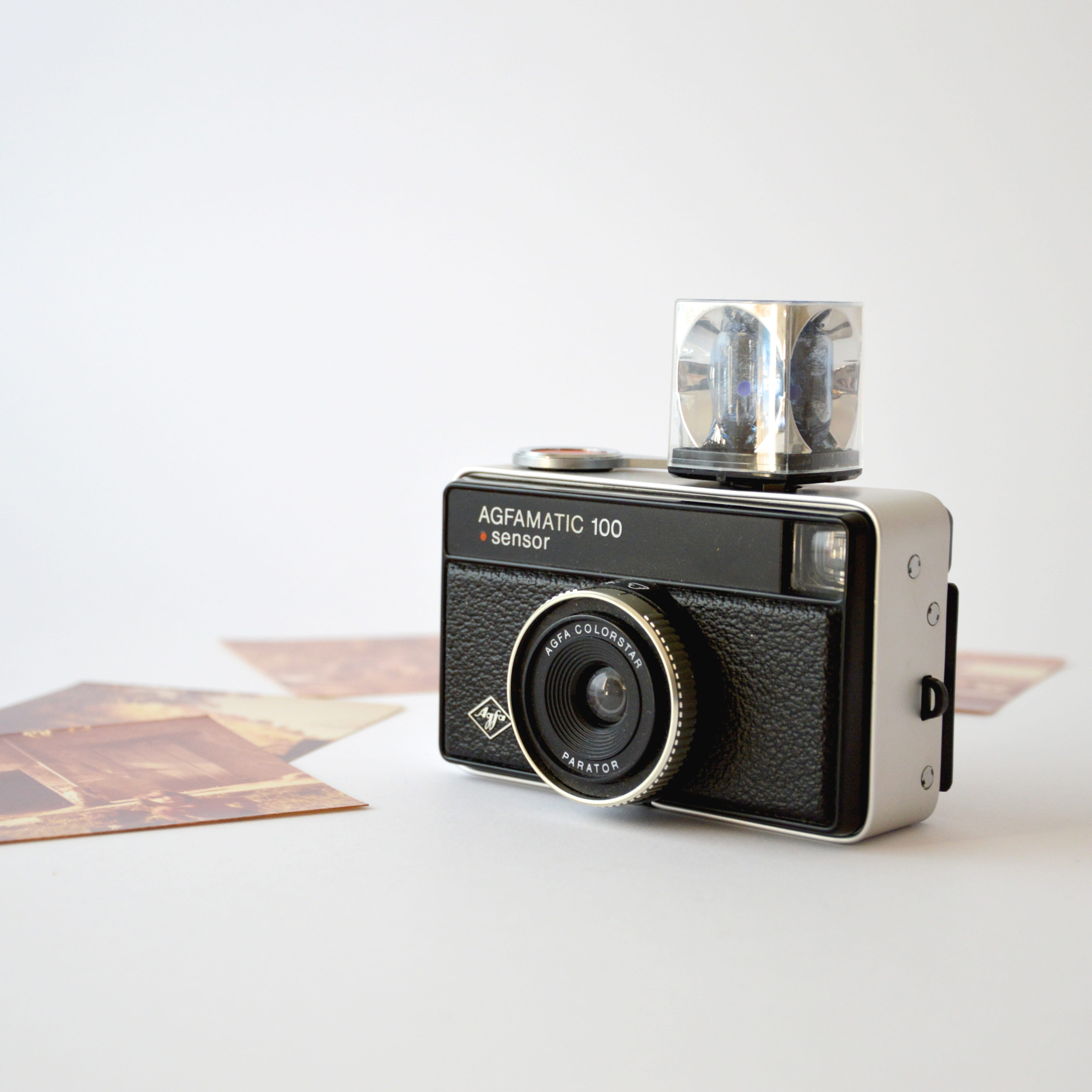 agfa, savings, 4K, camera - photographic equipment, seventies, old, indoors, photographic equipment, single object, digital camera, agfamatic 100, focus on foreground, Phone HD Wallpaper