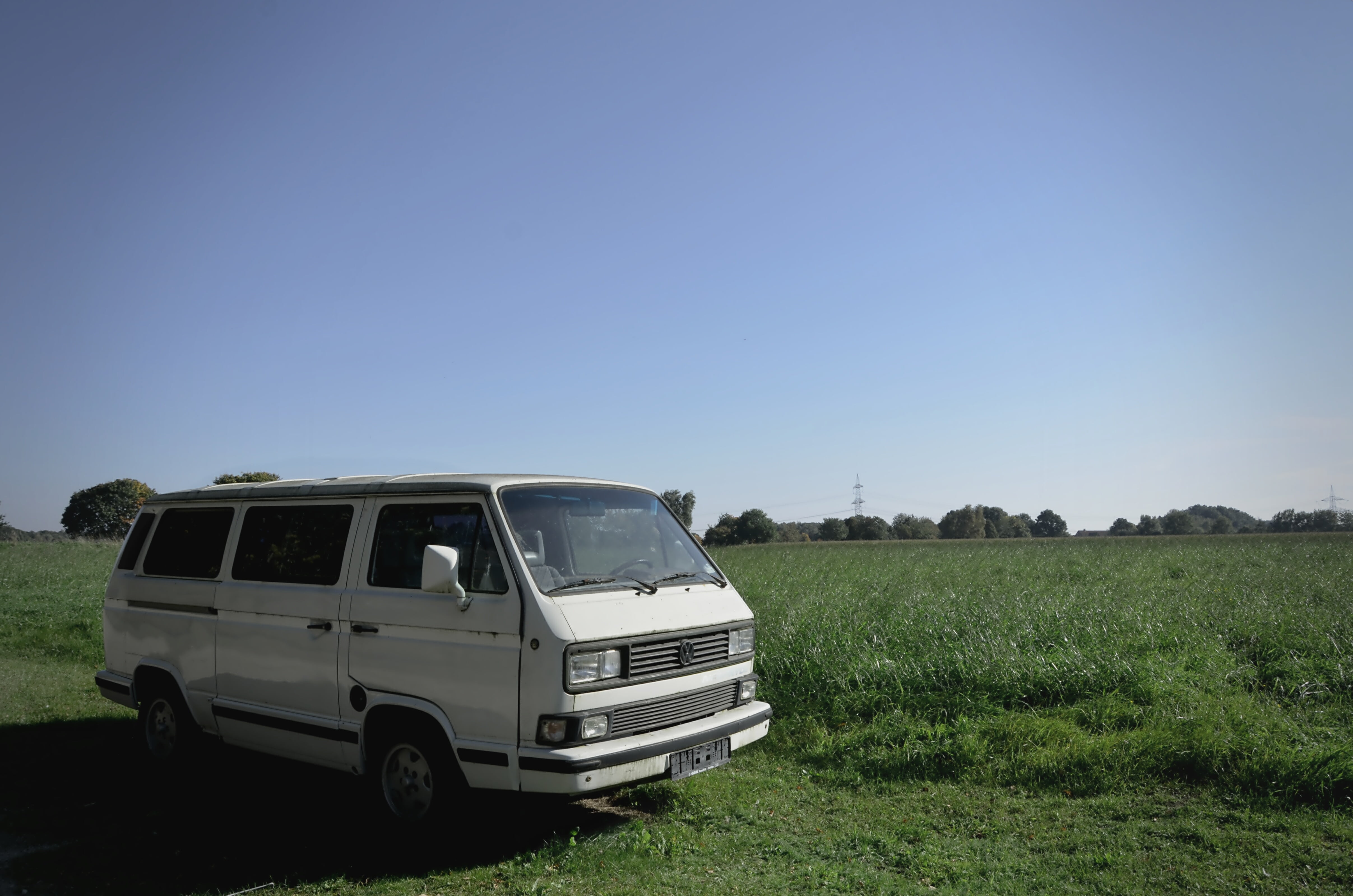 used, green color, no people, sunshine, plant, grass, meadow, outdoors, land, broken, land vehicle, motor vehicle, blue, 4K, retro, sky, nature, road, HD Wallpaper