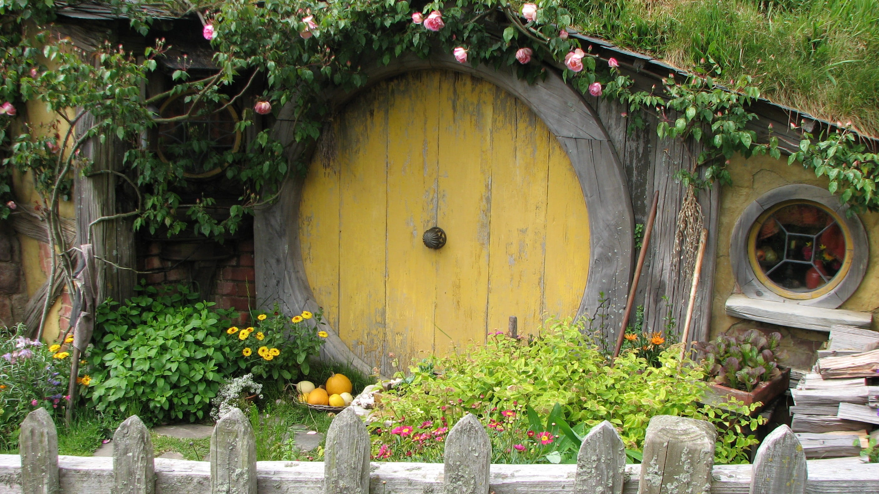House, flowering plant, built structure, freshness, Hobbit, plant part, transportation, architecture, plant, Travel, day, green color, outdoors, nature, HD Wallpaper