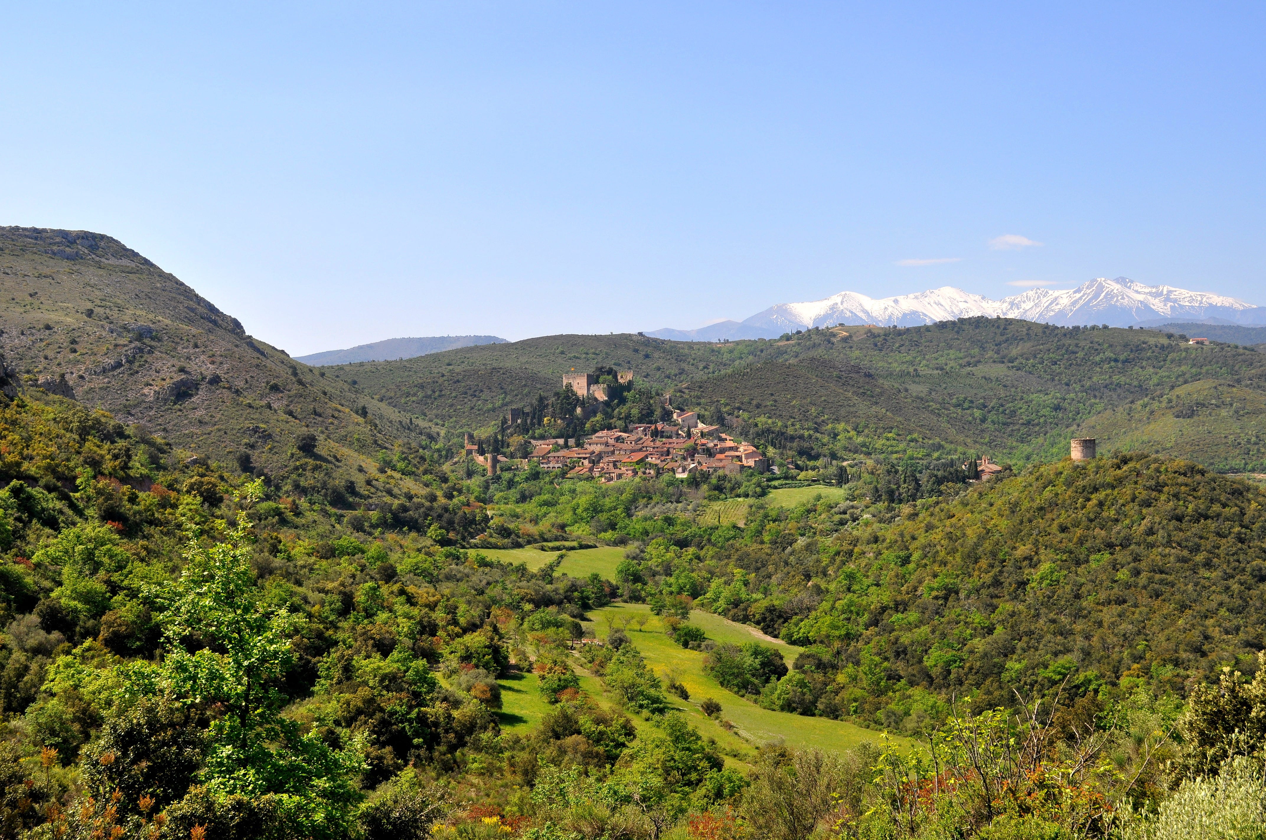 castelnou, tree, day, french, pyrenees, mountain, beauty in nature, nature, 4K, sky, tranquil scene, no people, mountains, france, architecture, scenics - nature, HD Wallpaper