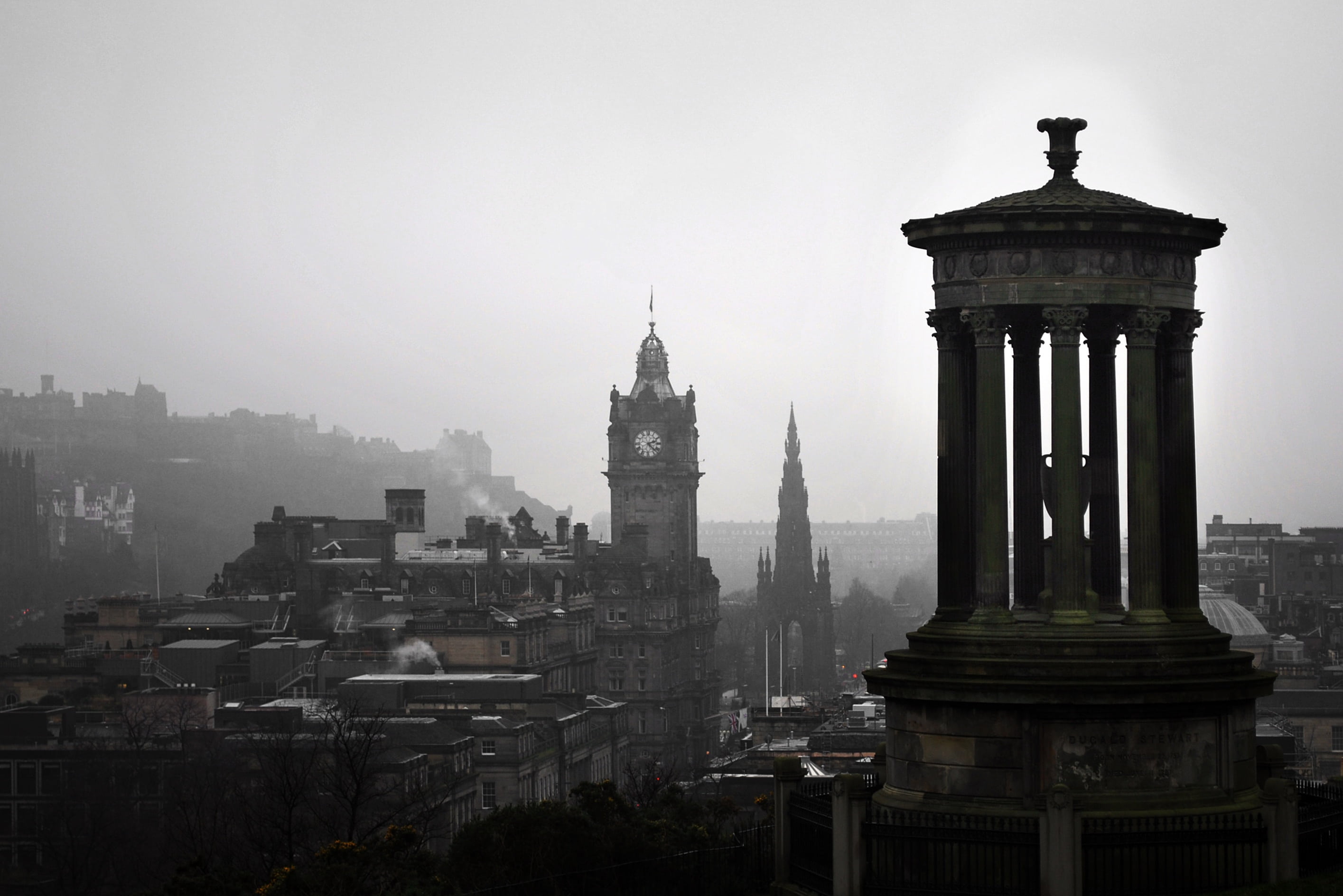 architecture, sky, 2K, carlton hill, landscape, edinburgh, fog, historic, outdoor, tourism, ben, nature, big, no people, tower, building, scenic, city, HD Wallpaper