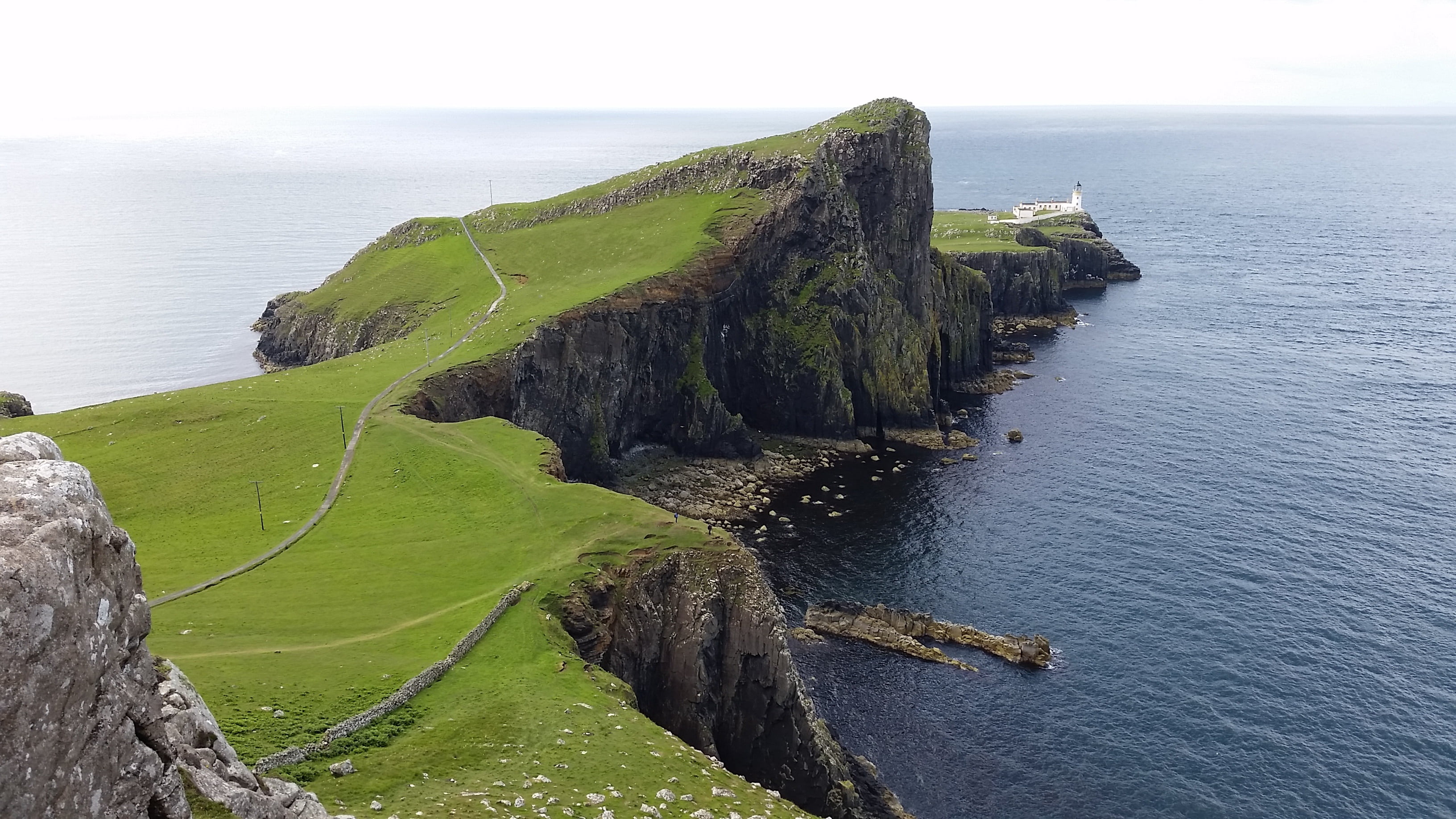 point, sea, water, cliff, scenic, non-urban scene, scenics - nature, scottish, outdoors, 2K, no people, green color, tranquility, land, skye, high angle view, HD Wallpaper