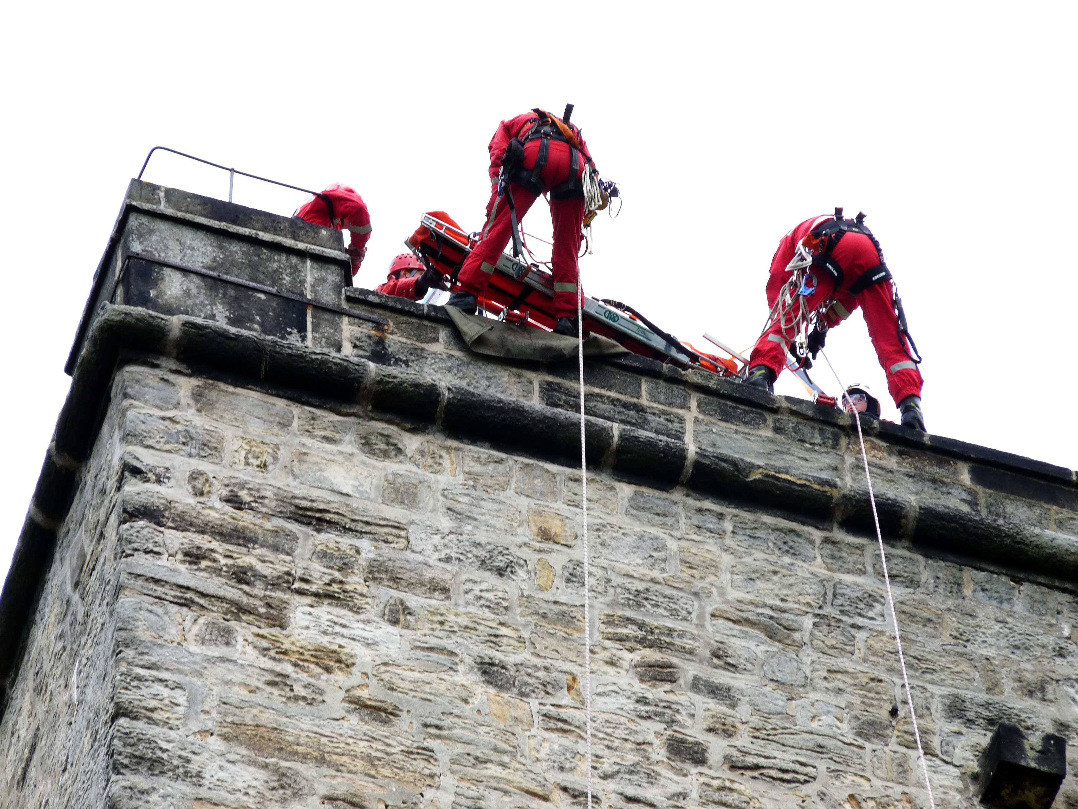 built structure, climb, elbsandsteingebierge, red, people, construction equipment, rope, construction site, architecture, outdoors, construction industry, HD Wallpaper