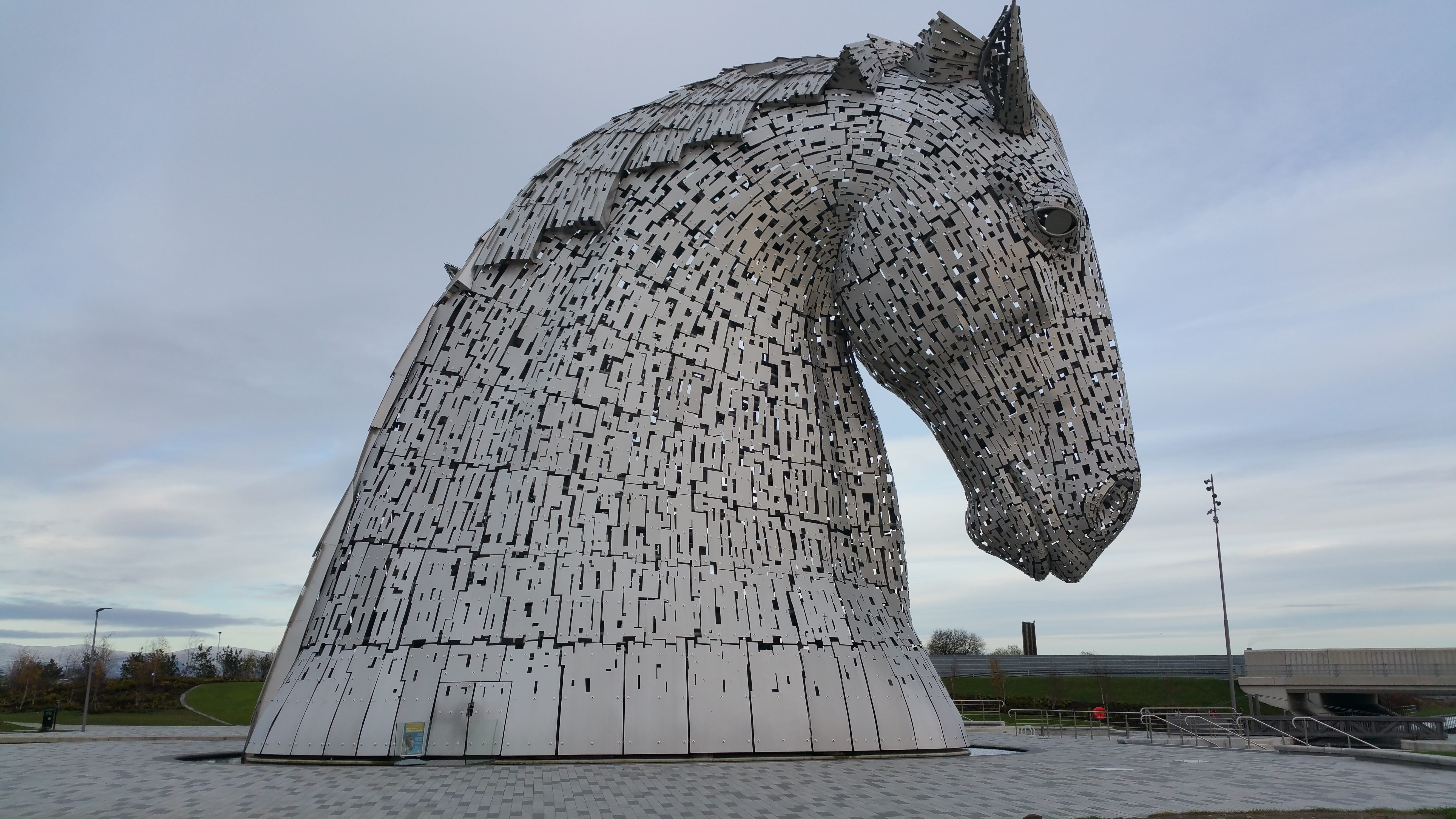 built structure, day, monument, sky, low angle view, water, Falkirk, transportation, building exterior, nature, outdoors, travel destinations, Kelpies, HD Wallpaper
