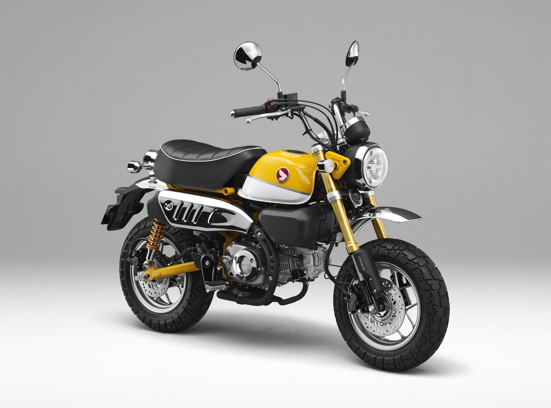 no people, tire, travel, wheel, black color, transportation, crash helmet, toy, honda monkey 125 widescreen computer, land vehicle, gray background, studio shot, HD Wallpaper