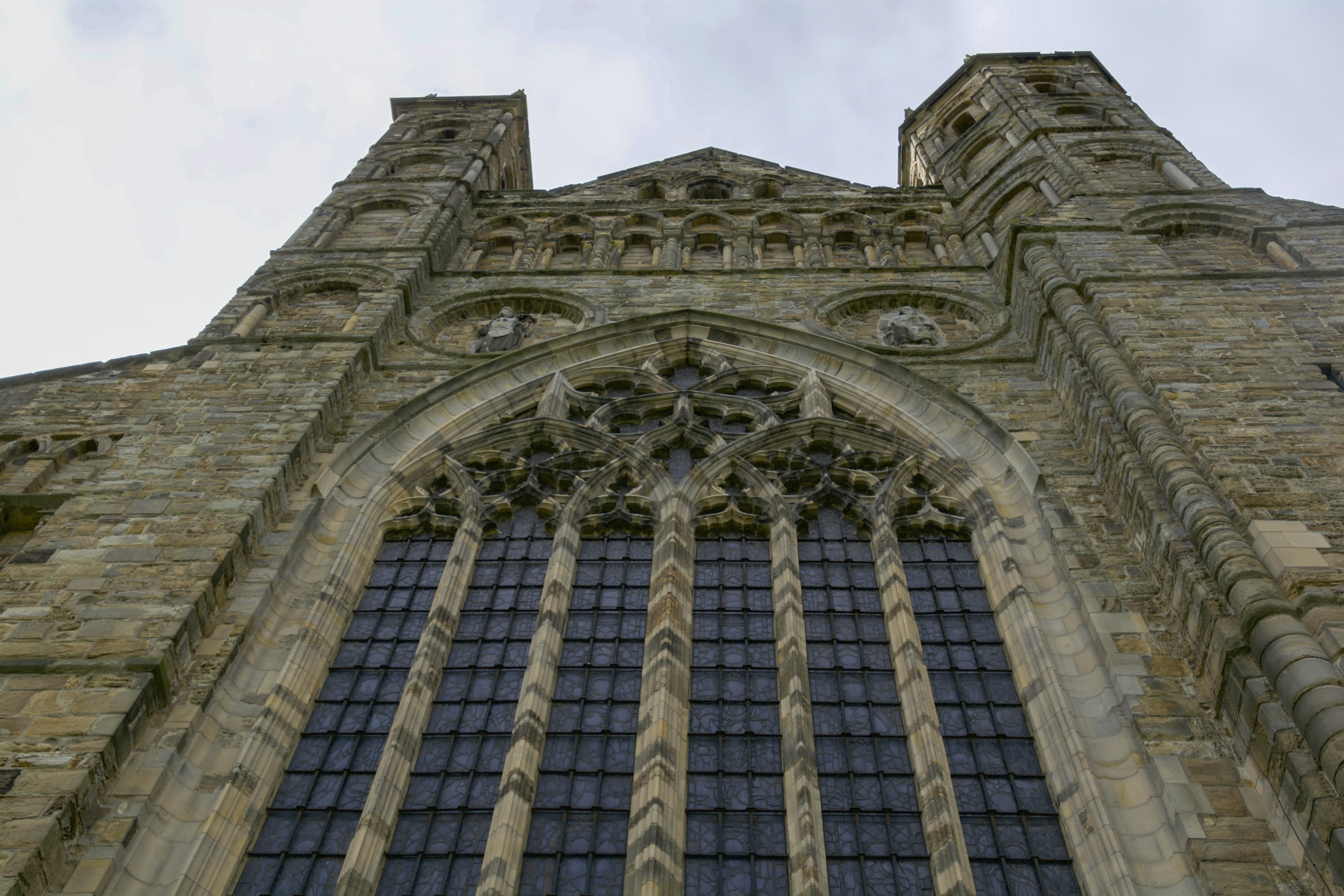 arch, belief, spirituality, gothic style, place of worship, low angle view, cathedral, history, built structure, sky, no people, building, religion, day, HD Wallpaper