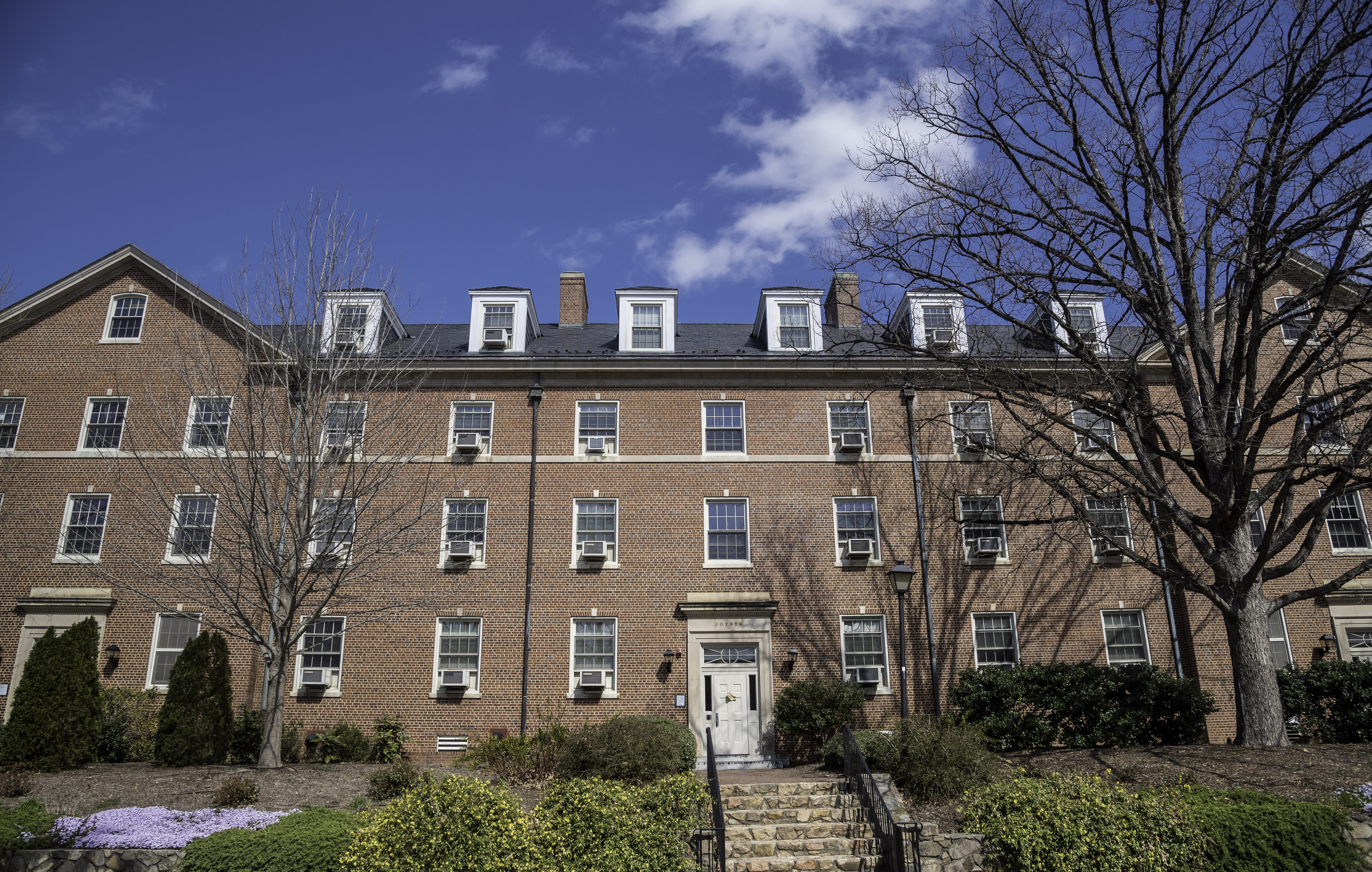 building, outdoors, hill, hall, built Structure, architecture And Buildings, residence, facade, skyscraper, chapel hill, street, UNC, urban Scene, North Carolina, HD Wallpaper