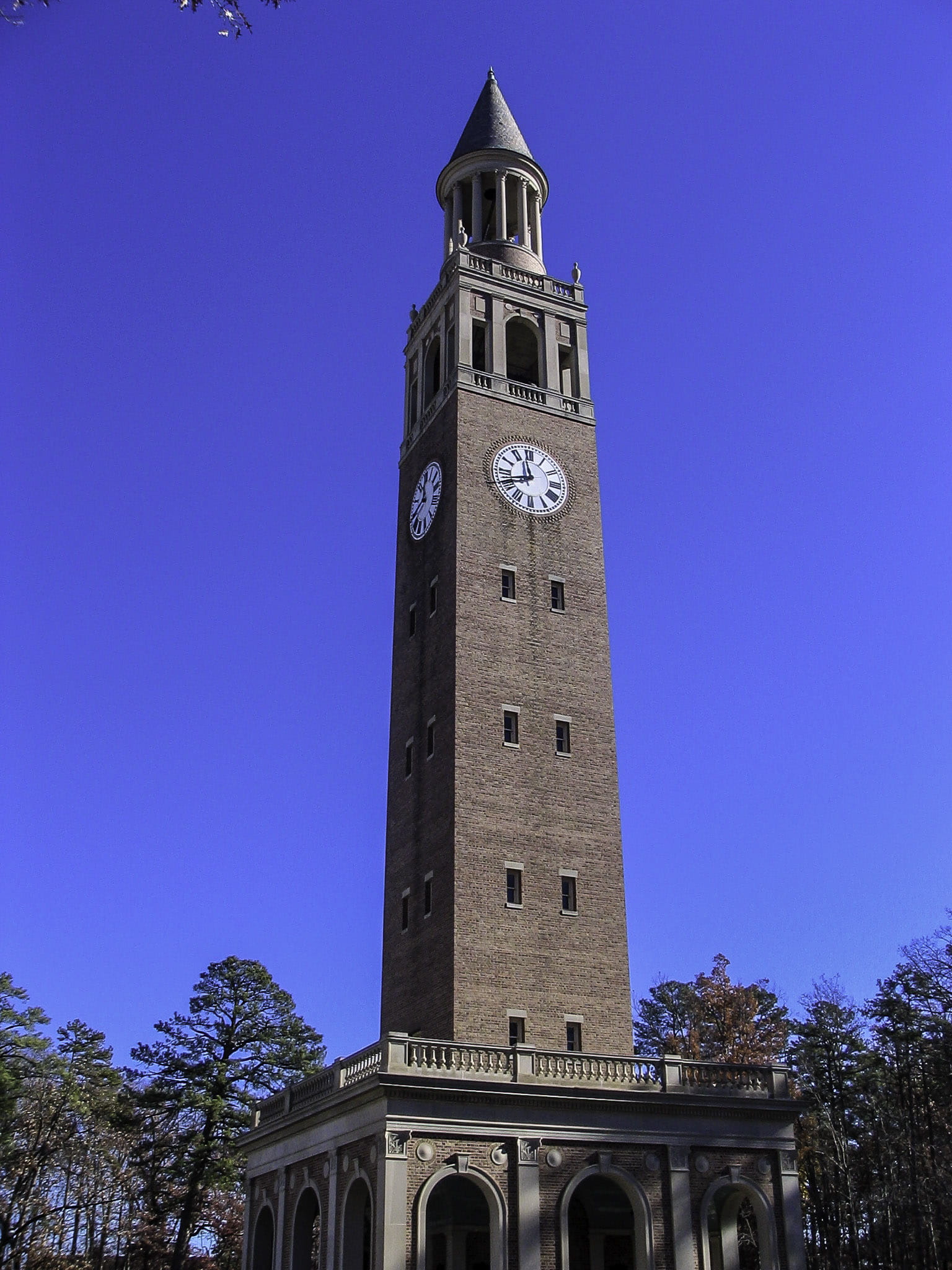time, day, bell tower, chapel hill, photos, clear sky, Chapel Hill, north, Morehead-Patterson Bell Tower, morehead-patterson, morehead, north carolina, Phone HD Wallpaper