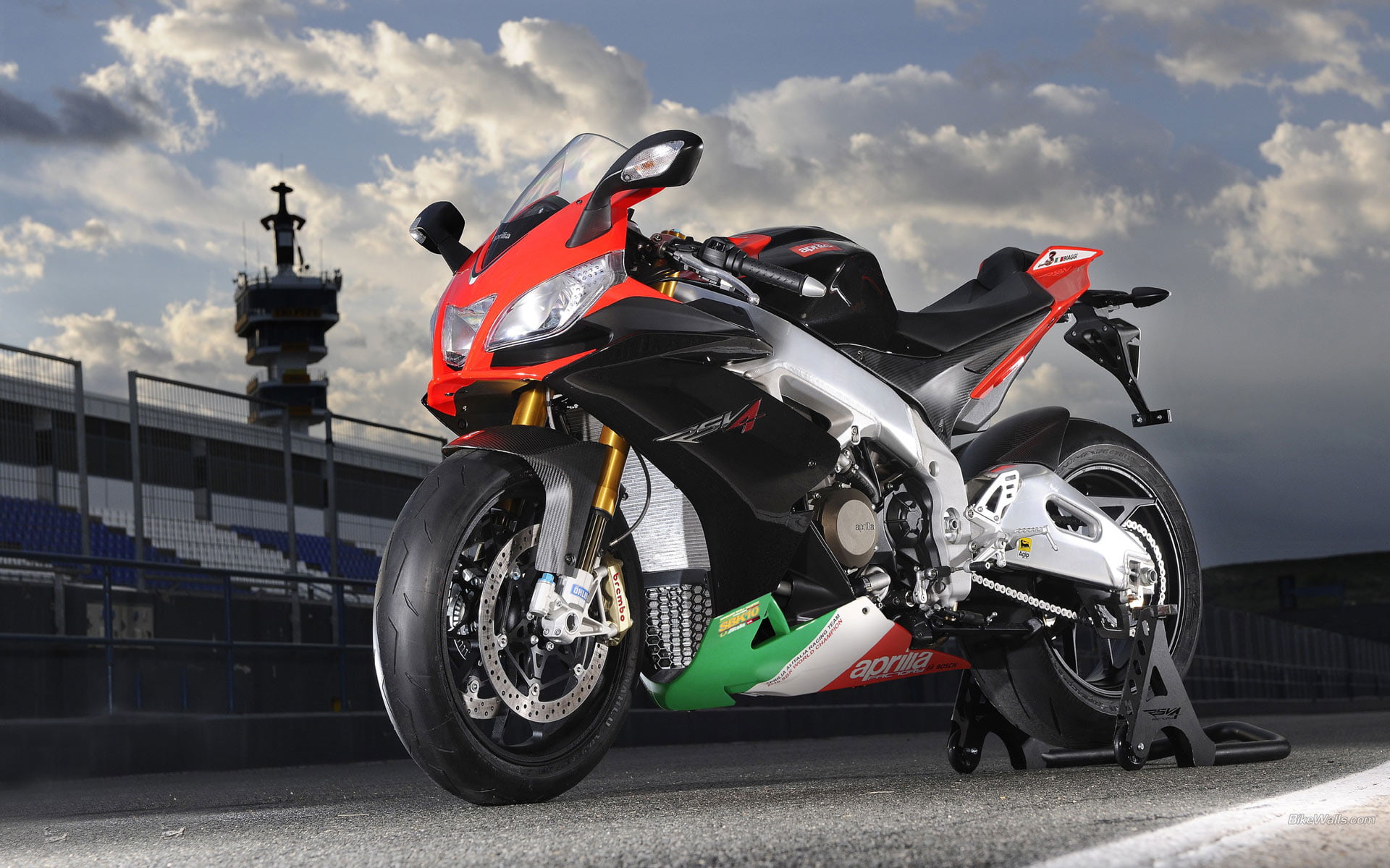 mode of transportation, motor racing track, men, sports race, black, sports, bike, land vehicle, one person, road, cloud - sky, crash helmet, helmet, full length, HD Wallpaper