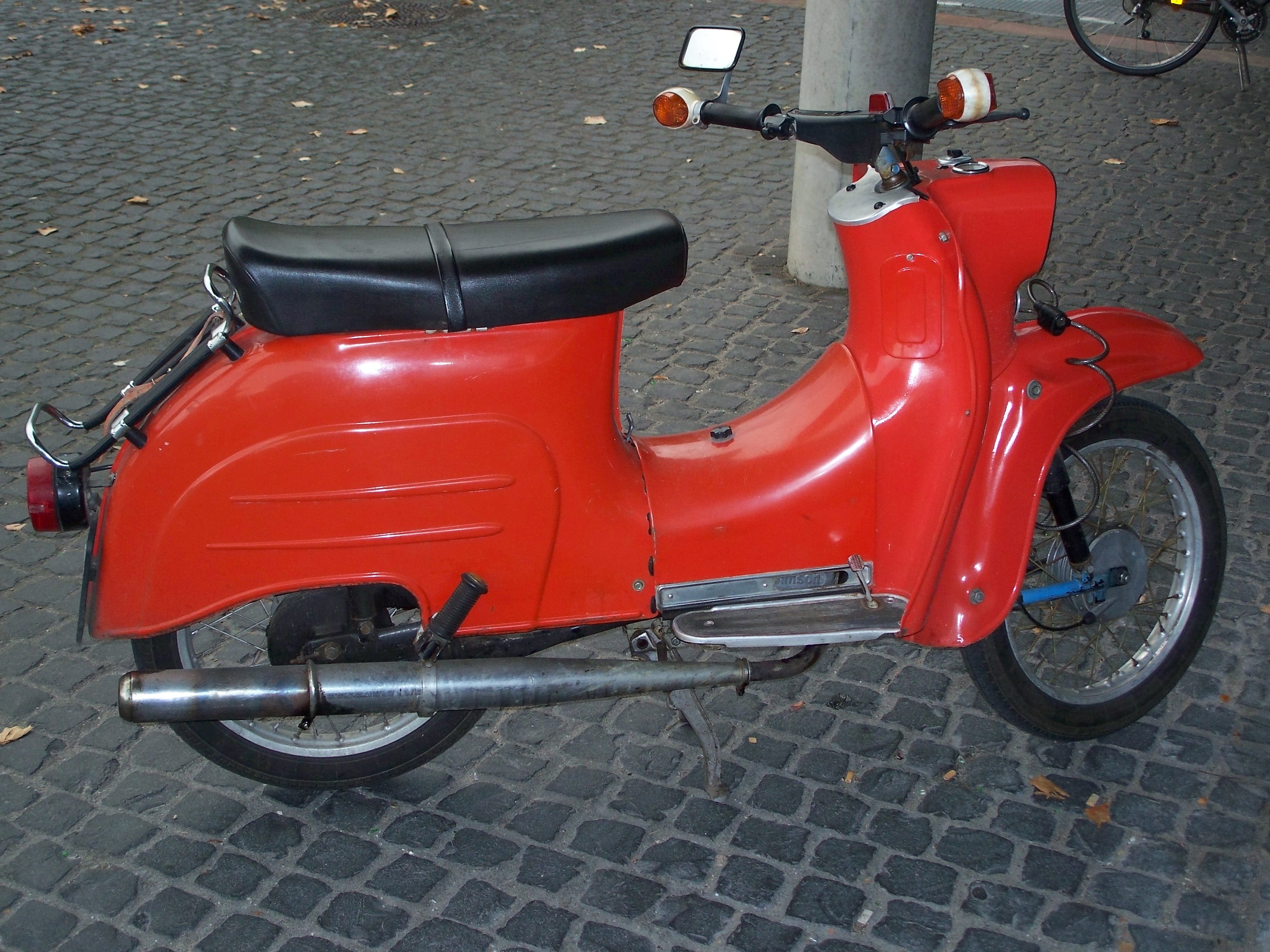 old, paving stone, parking, bike, vintage, motorbike, land vehicle, sidewalk, footpath, city, bicycle, classic, no people, street, autmobile, scooter, metal, HD Wallpaper