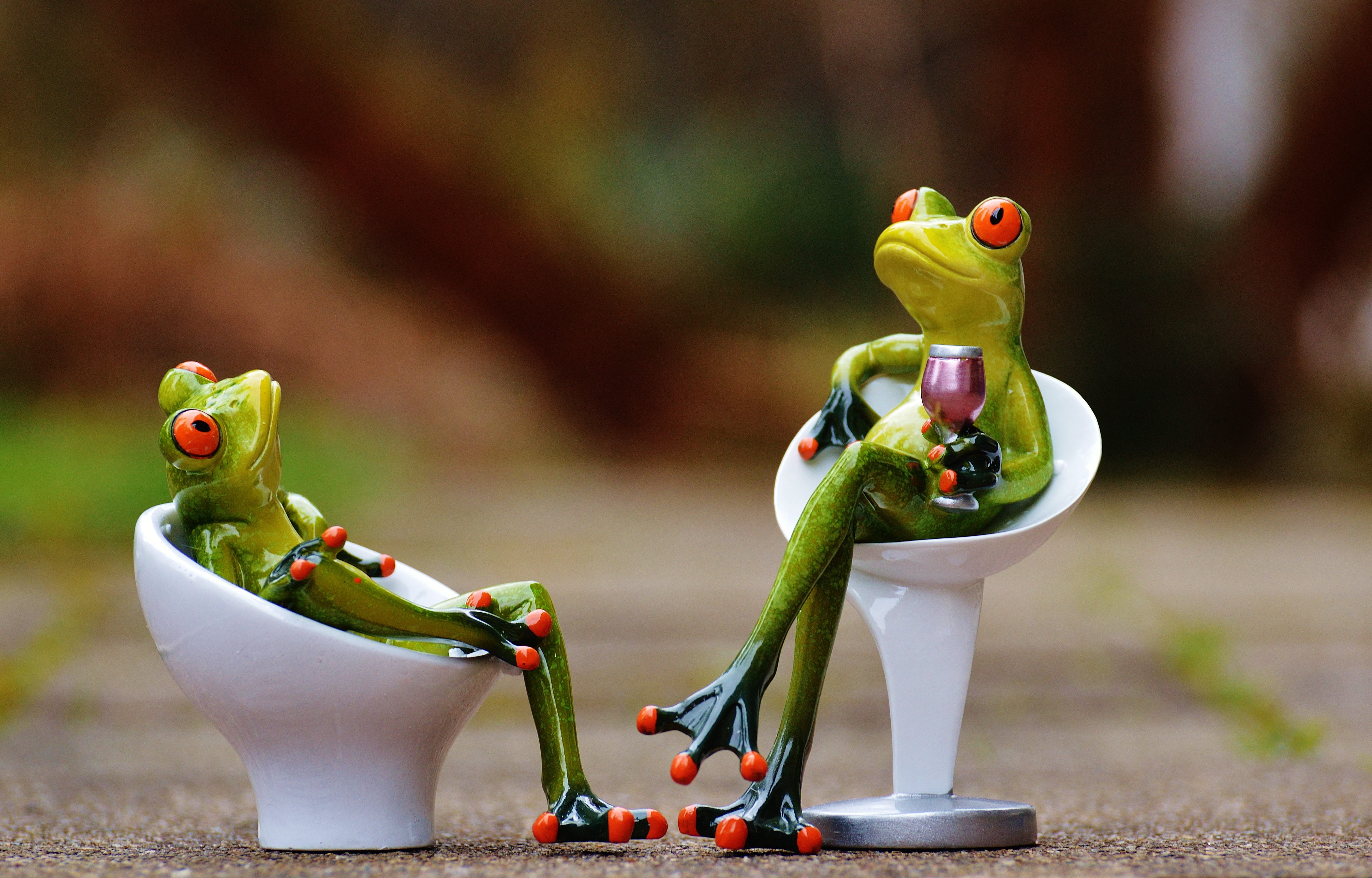 soaked, close-up, craft, frog, wine, art and craft, cozy, figurine, toy, cute, drink, sweet, for two, creativity, relaxation, sit, representation, focus on foreground, HD Wallpaper