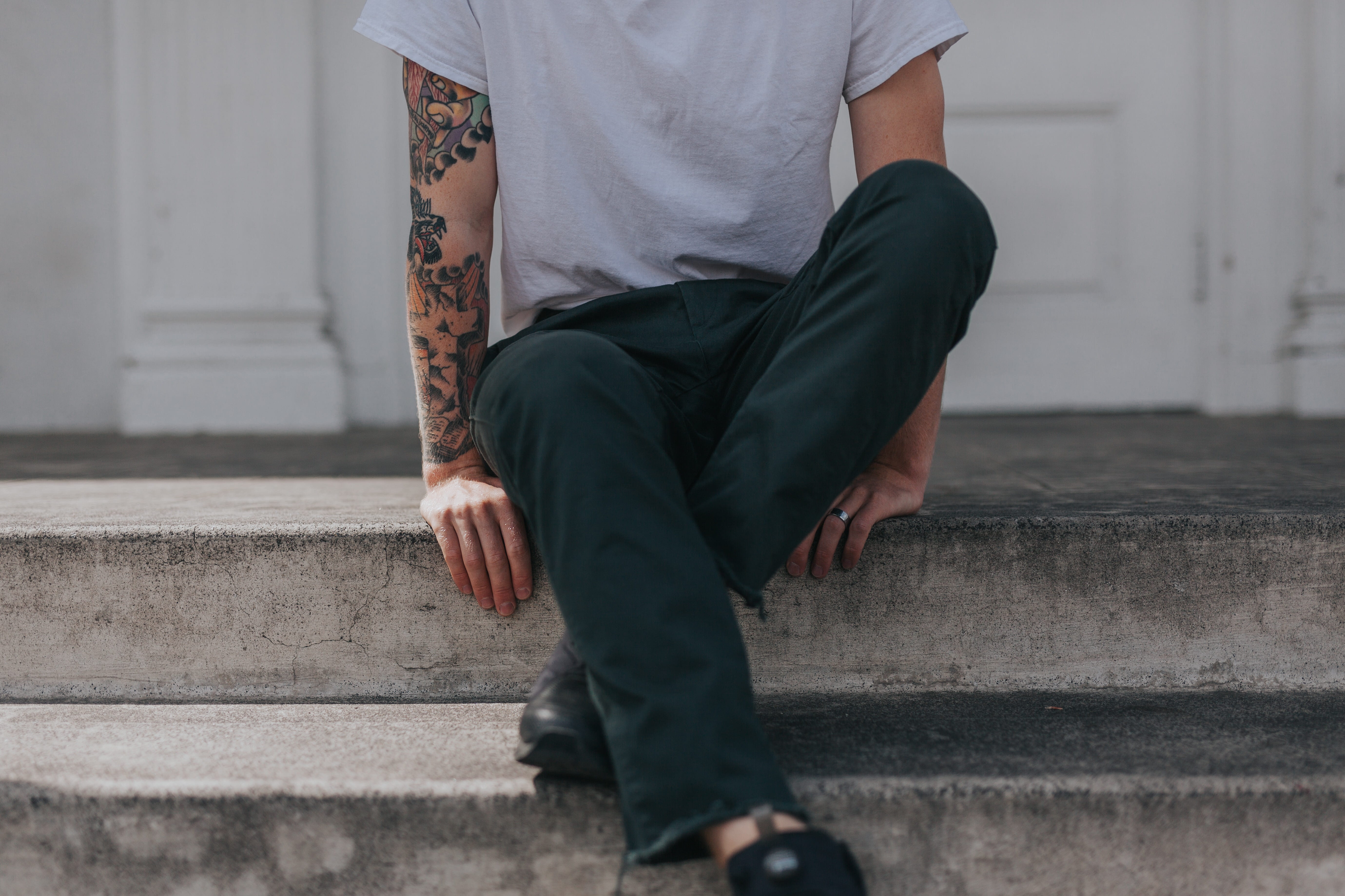 gray, concrete, body part, men, flooring, friend, stair, pants, relaxation, casual clothing, tattoo, 5K, los angele, human limb, urban, city, dude, guy, HD Wallpaper