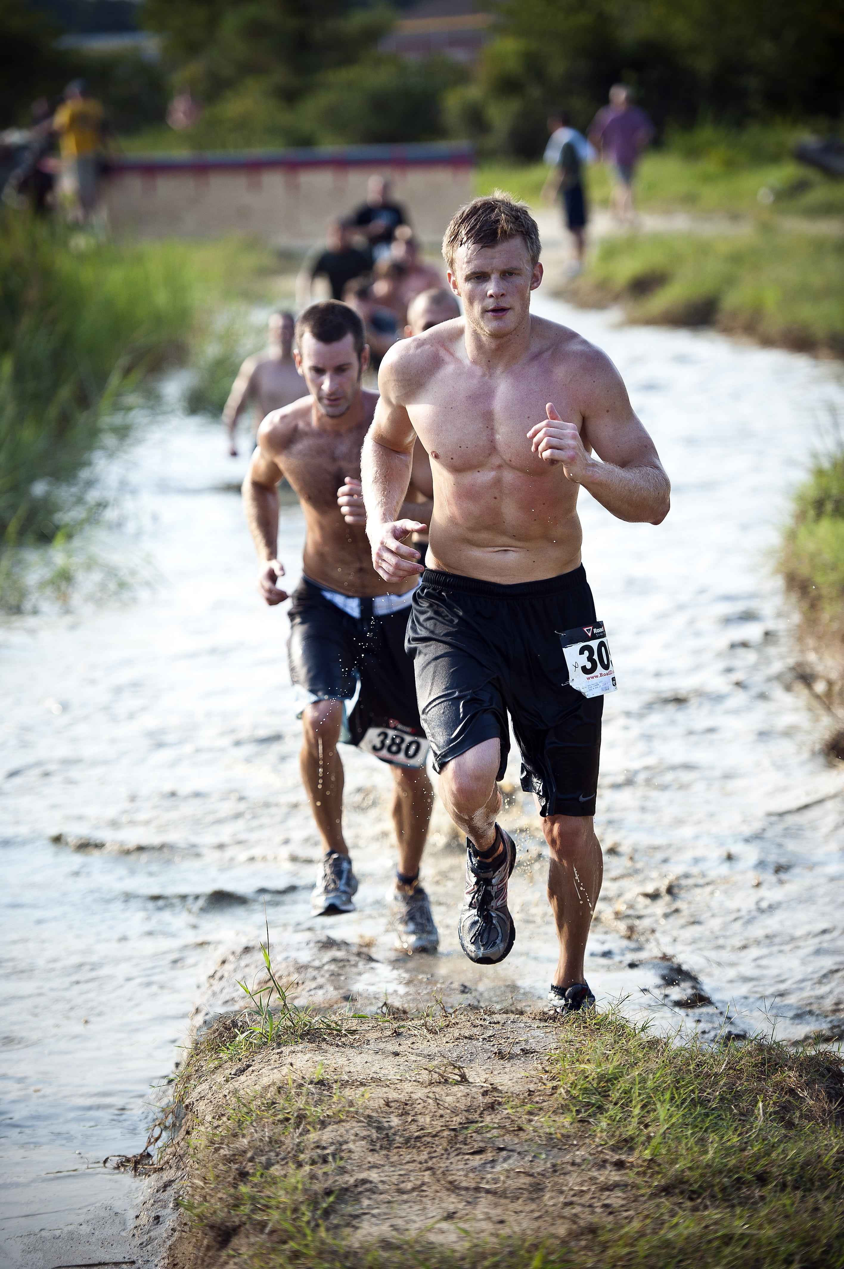 males, sport, men, water, day, feet, front view, jogging, effort, running, active, runners, young adult, people, speed, fitness, outdoor, outdoors, real people, Phone HD Wallpaper