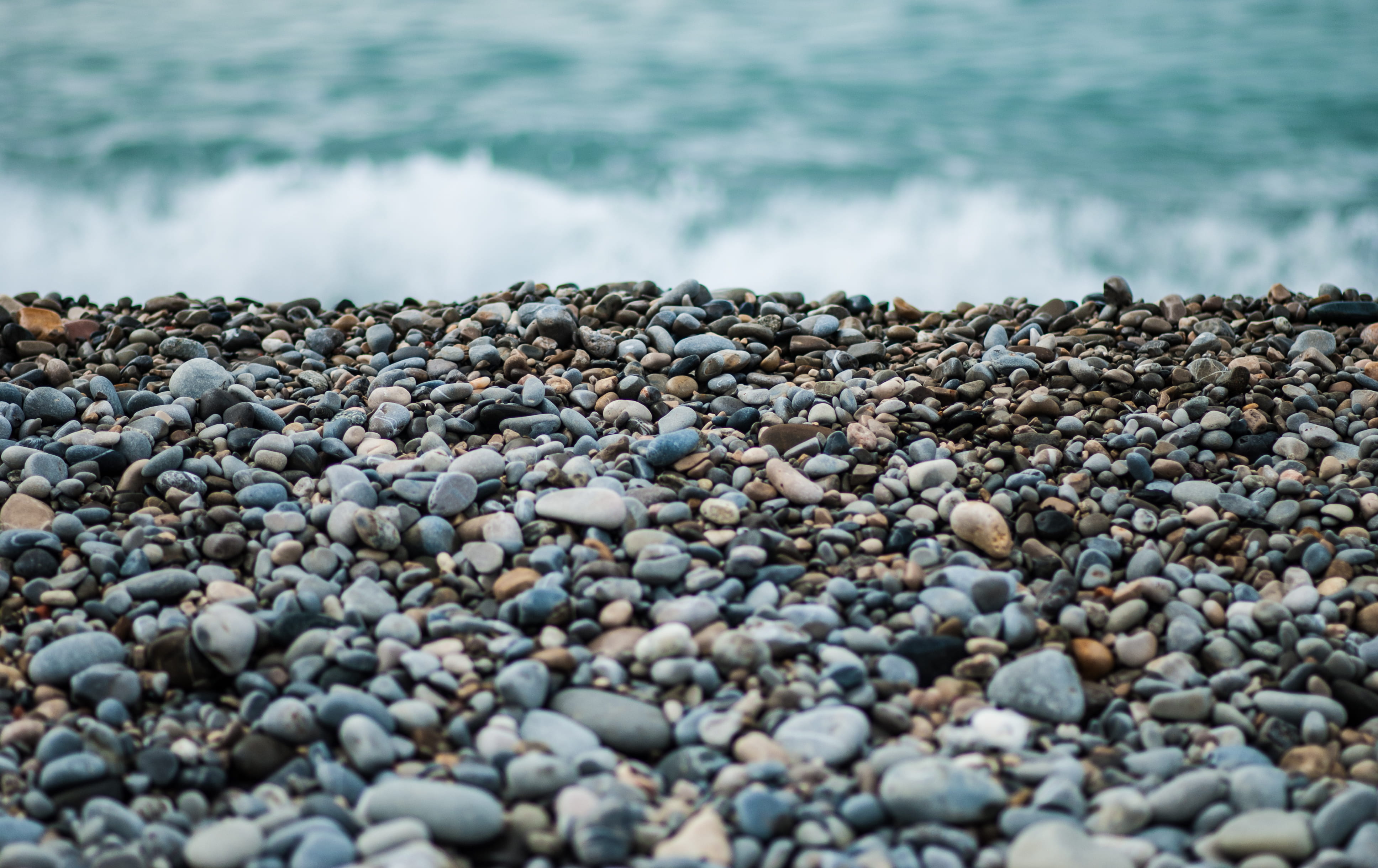 gray, day, rock - object, peaceful, sea, land, large group of objects, 4K, pebble, daytime, stones, beach, meditative, no people, surface level, wafe, HD Wallpaper