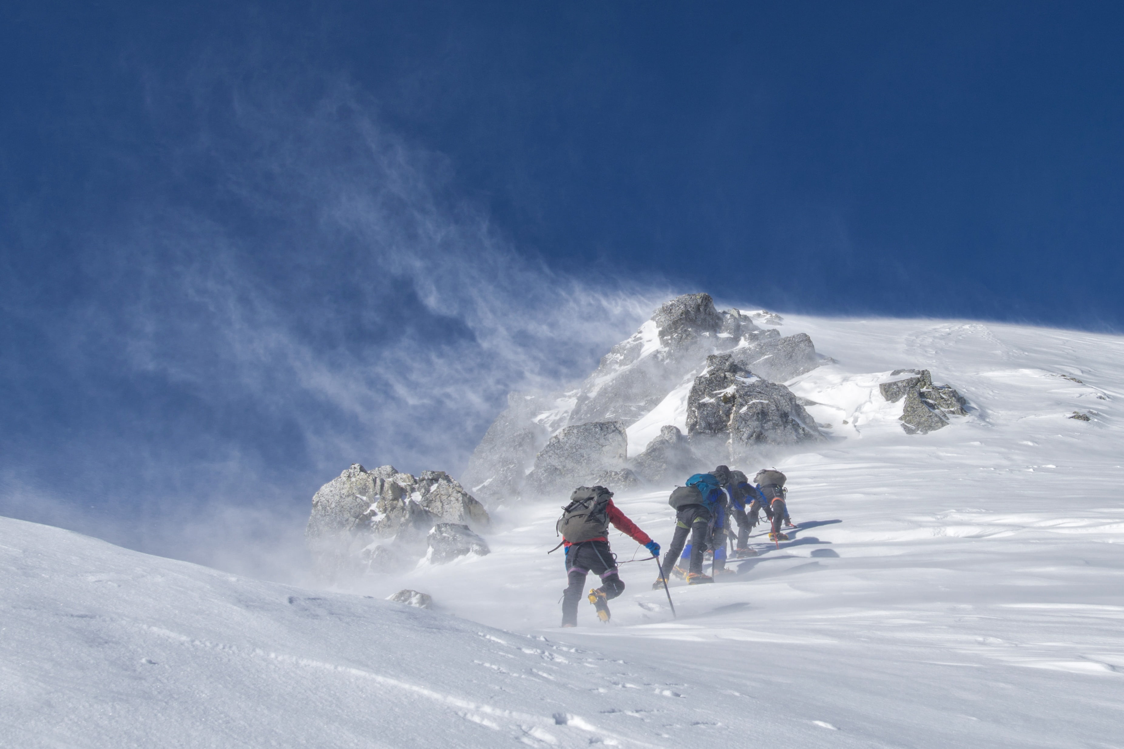 rigor, winter, white color, activity, motion, 5 dragon peak, leisure activity, 2K, sport, sky, mountain range, daytime, beauty in nature, hiking, winter mountain, HD Wallpaper