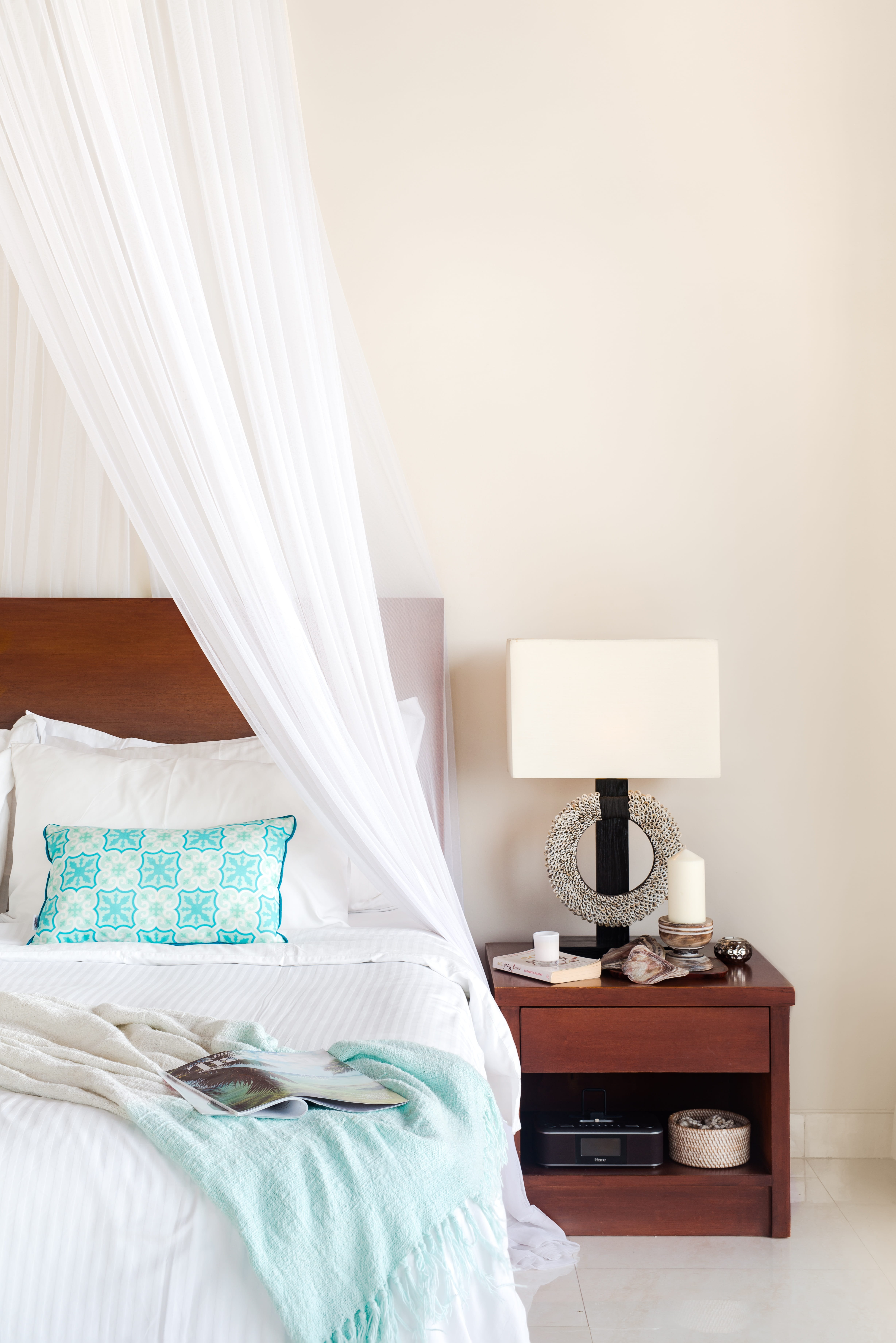electric lamp, relaxation, bed, cozy, clean, vacation, absence, modern, sleeping, no people, comfortable, design, luxury, publication, linen, dream, side table, Phone HD Wallpaper