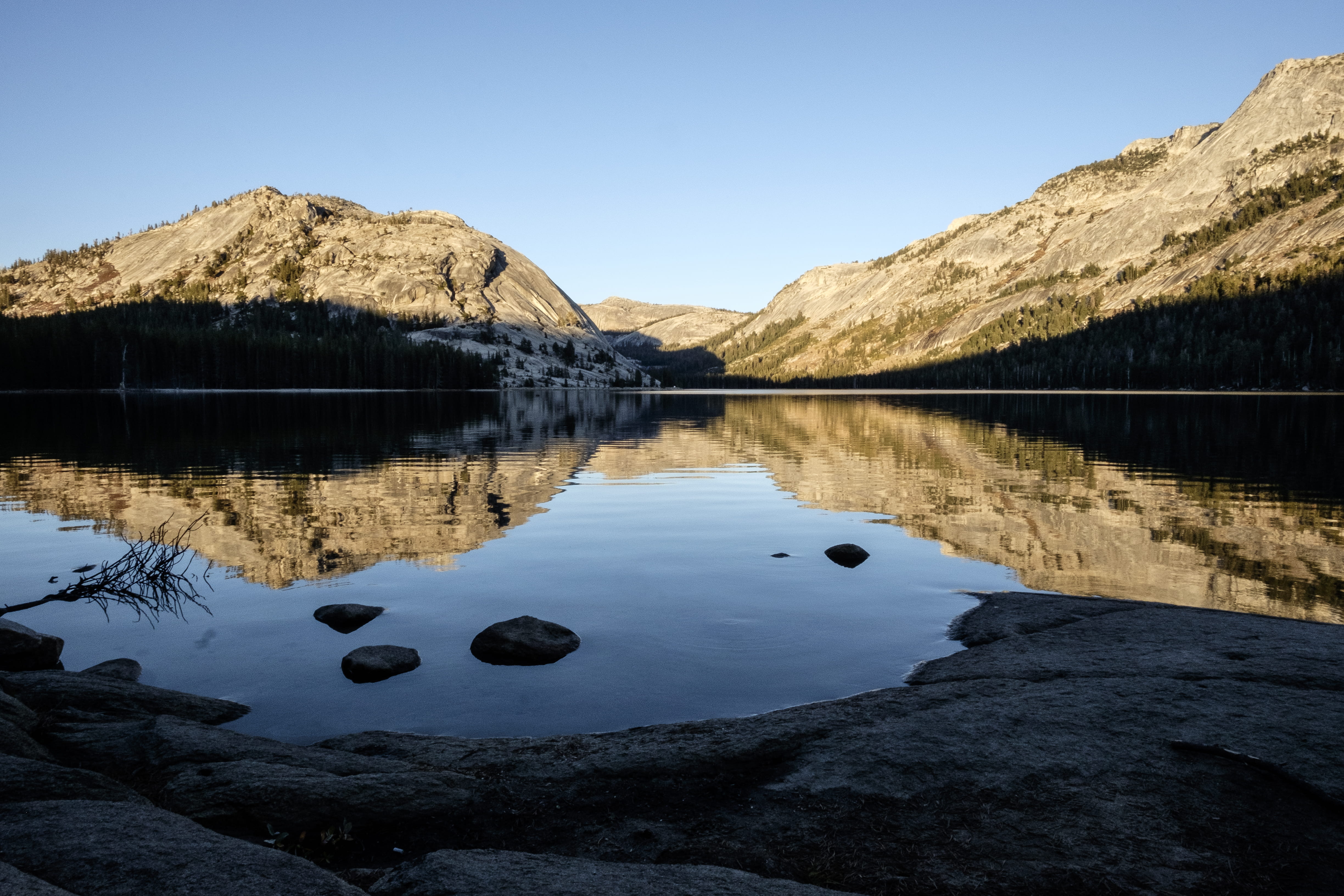 non-urban scene, no people, mountain range, solid, tenaya lake, rock, scenics - nature, nature, united states, lake, 4K, sky, water, clear sky, HD Wallpaper