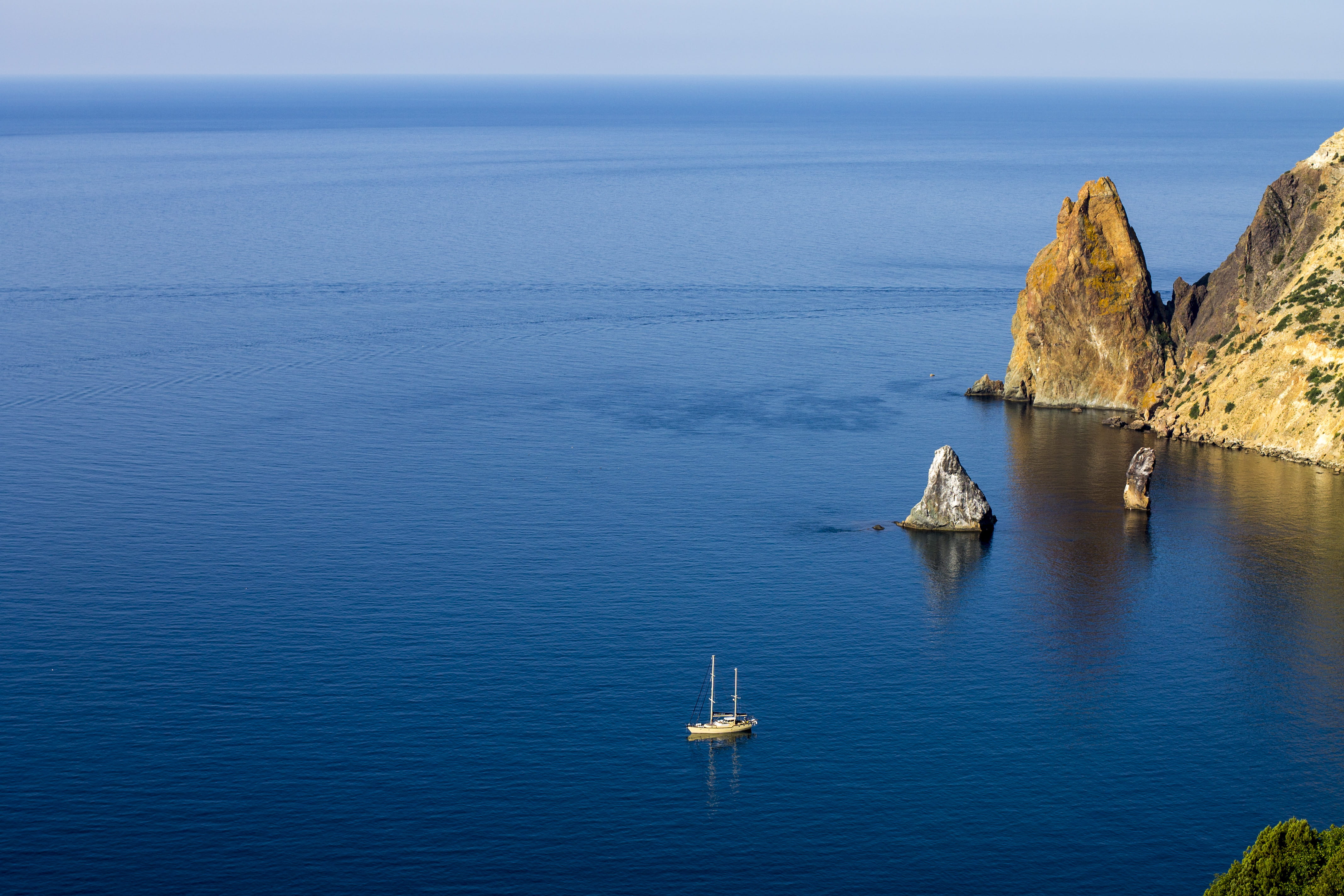 daytime, blue, beauty in nature, boat, sailboat, horizon over water, scenics - nature, transportation, landscape, no People, scenics, nautical Vessel, rocks, HD Wallpaper
