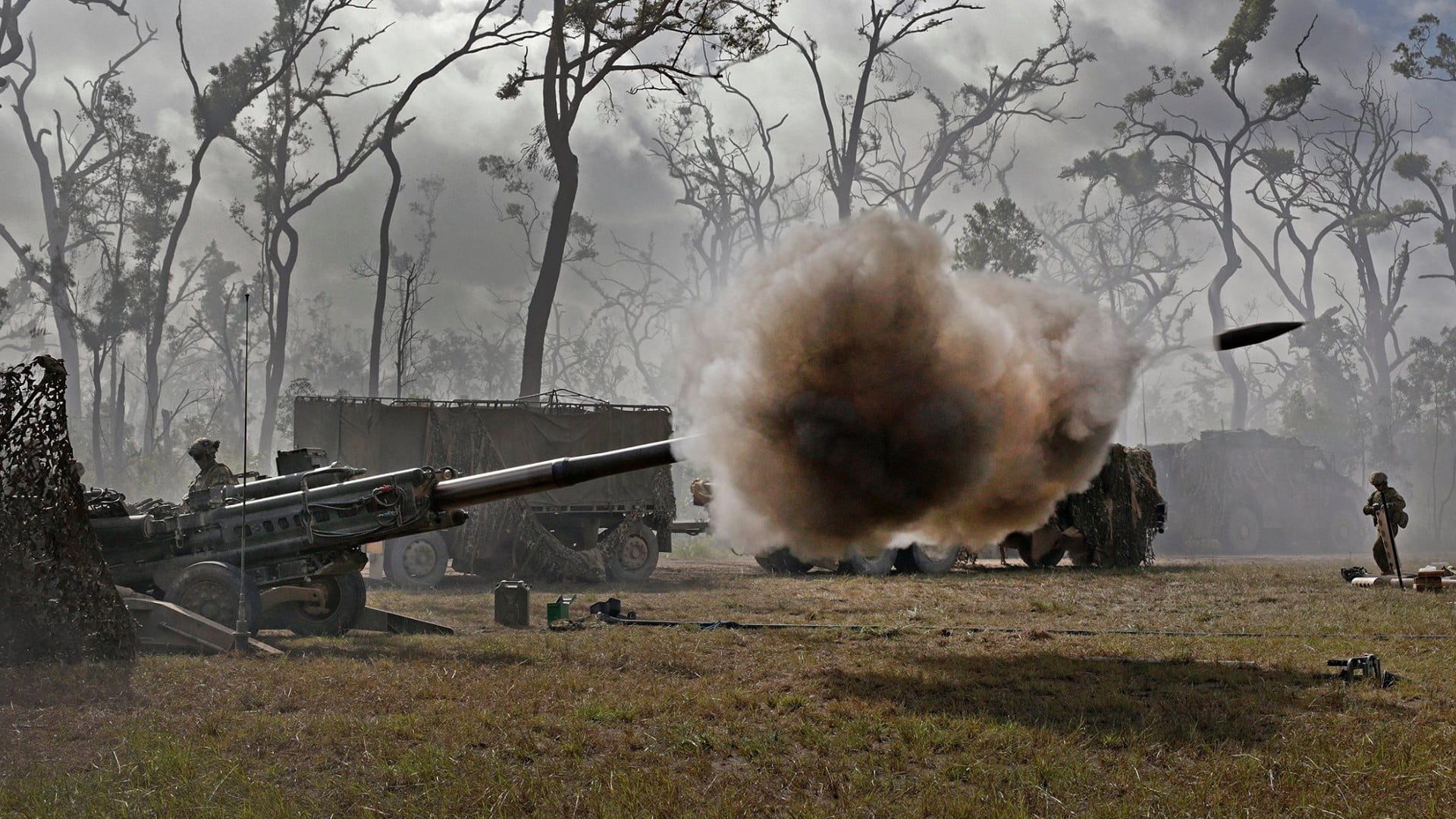 black, gun, smoke - physical structure, outdoors, military, conflict, 1080P, explosive, M777 howitzer, Australia, coated, armed forces, the past, nature, HD Wallpaper