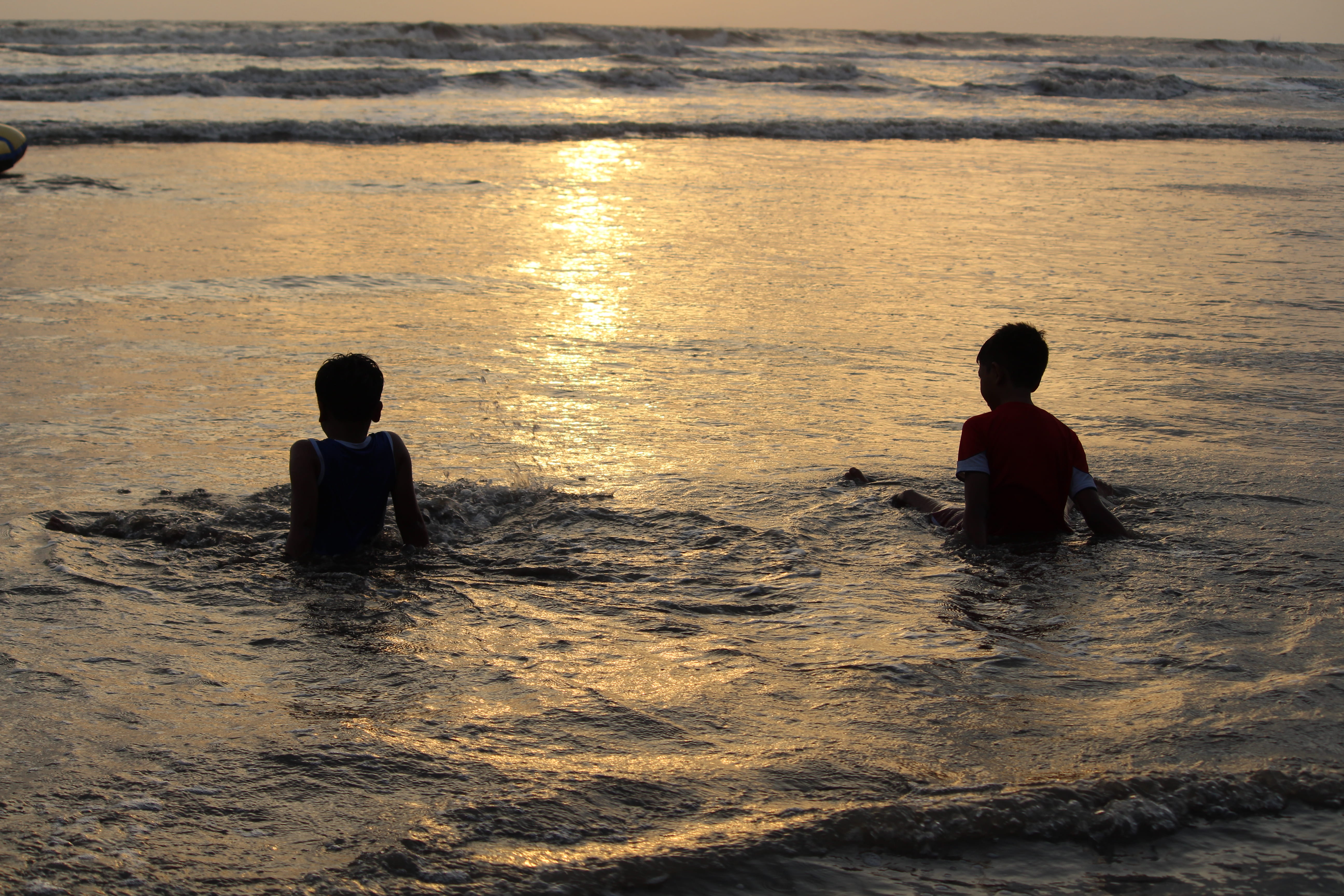 childhood, outdoors, waterfront, #godothegreat, sitting, maharashtra, sunshine, males, leisure activity, brotherhood, india, splash, togetherness, play, HD Wallpaper