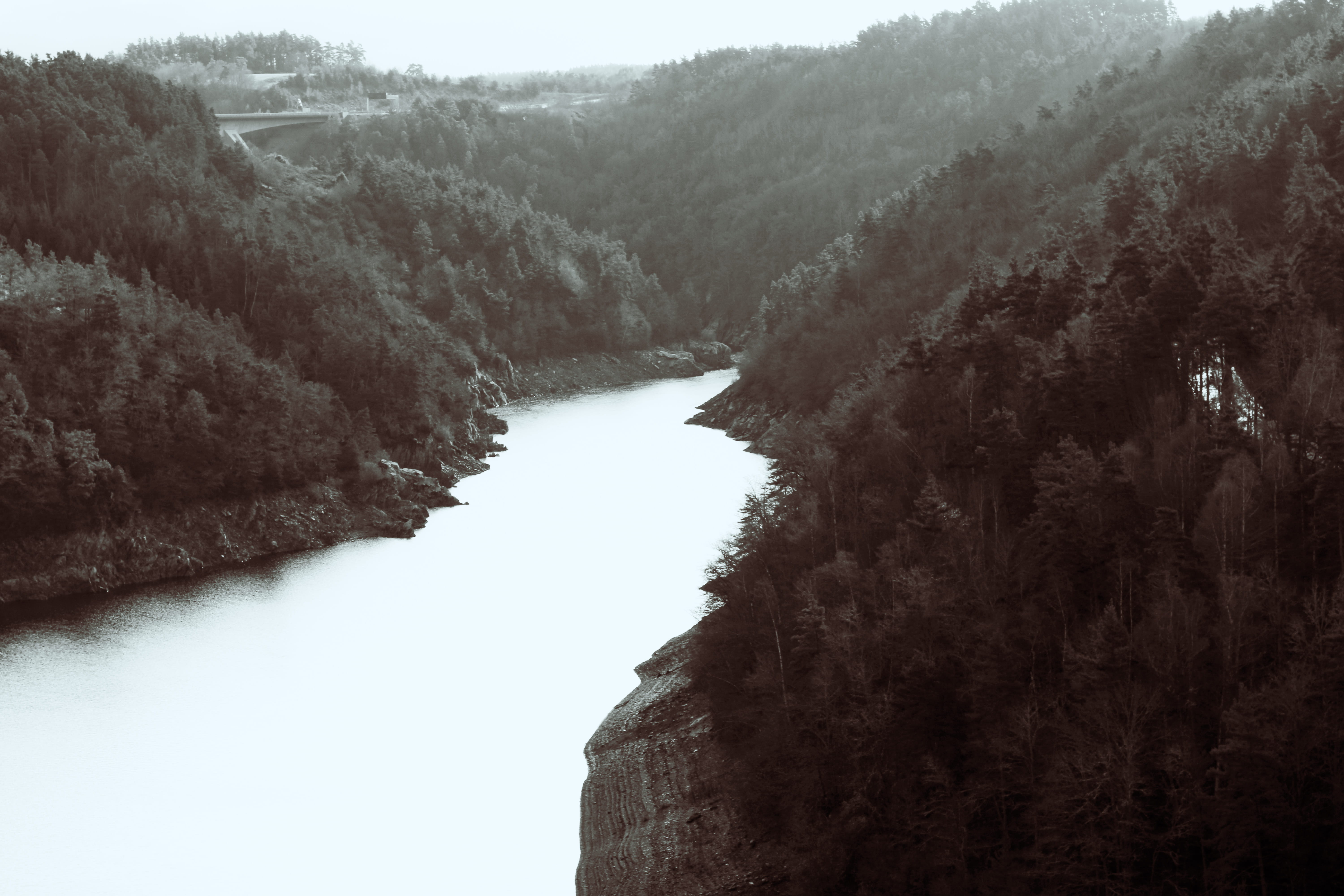 outdoors, 5K, water, flowing water, tranquility, black and white, truyère, no people, tree, trees, nature, france, cantal, tranquil scene, vallée de la truyère, HD Wallpaper