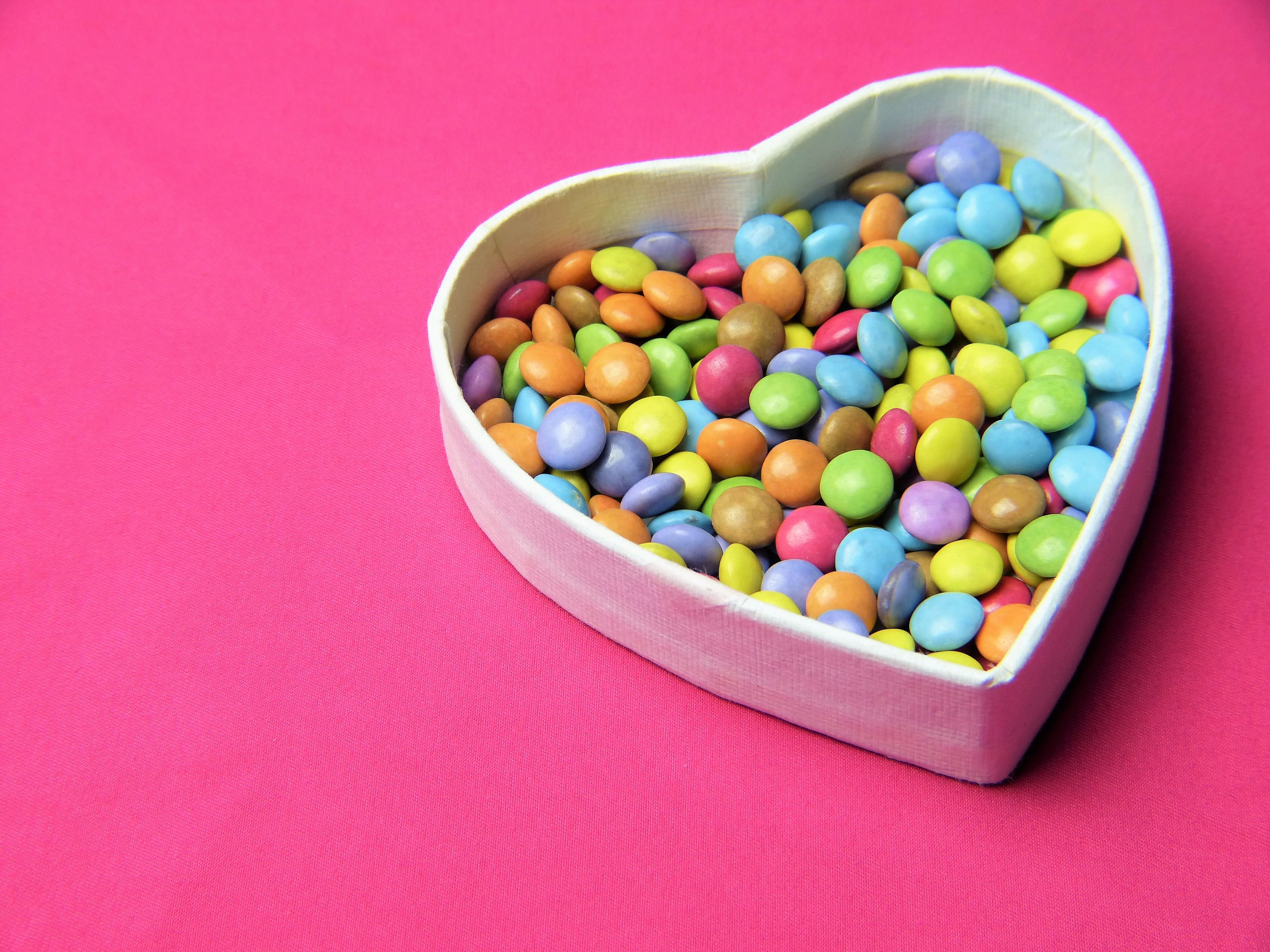 pink color, love, candies, medicine, heart, mothers day, multi colored, nibble, 4K, healthcare and medicine, addiction, unhealthy eating, nutrition, pink, HD Wallpaper