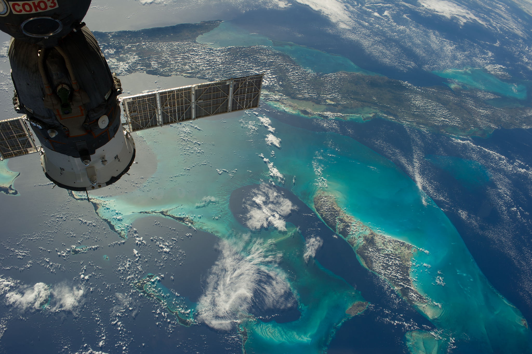 planet, flying, water, Union, turquoise colored, 1080P, aerial view, sea, transportation, TMA-7, motion, underwater, no people, space, air vehicle, ship, HD Wallpaper