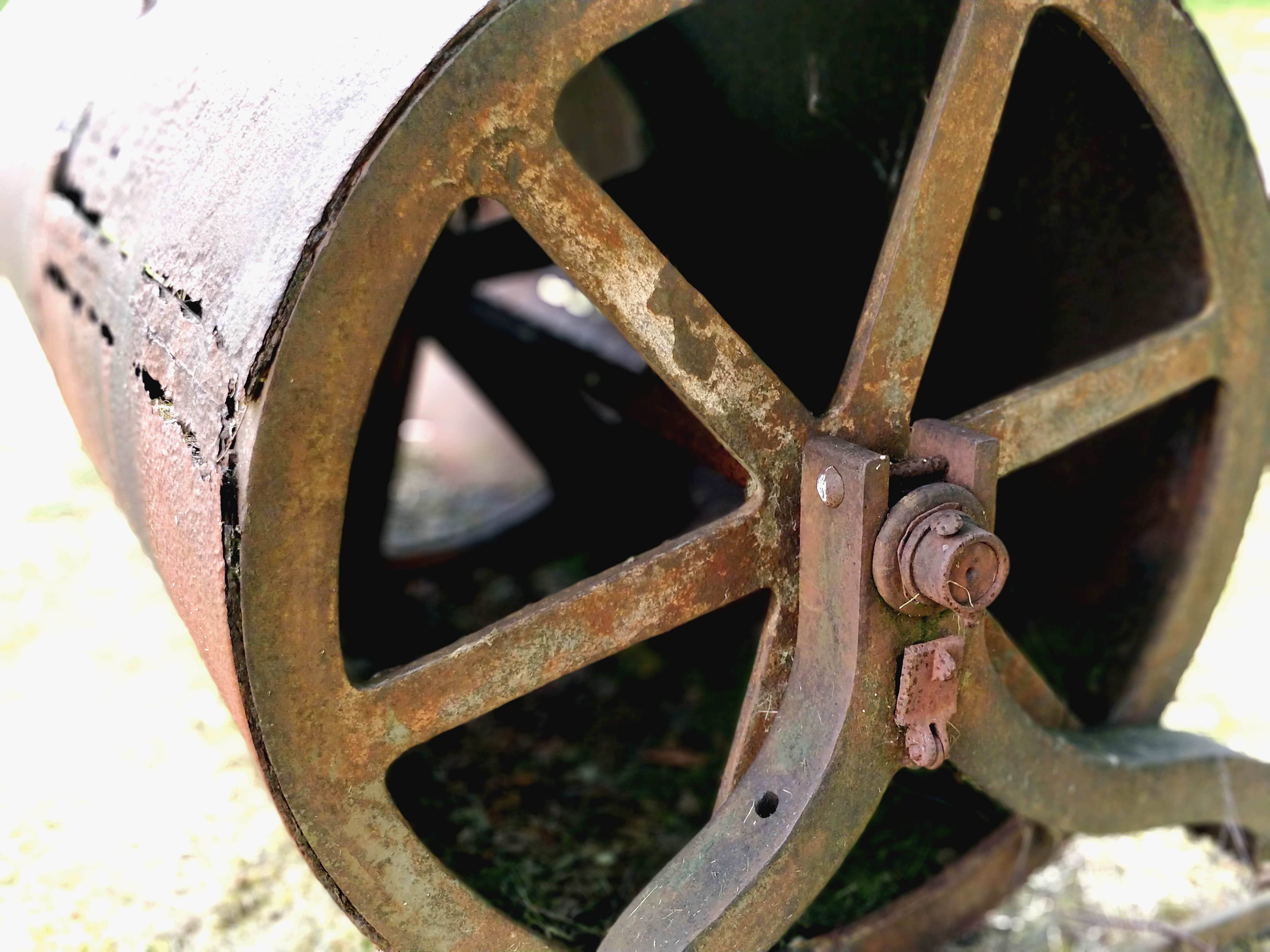 a82, close-up, focus on foreground, highland, 4K, obsolete, rust, wheel, day, transportation, equipment, no people, classic, clachaig, machine part, scotland, HD Wallpaper