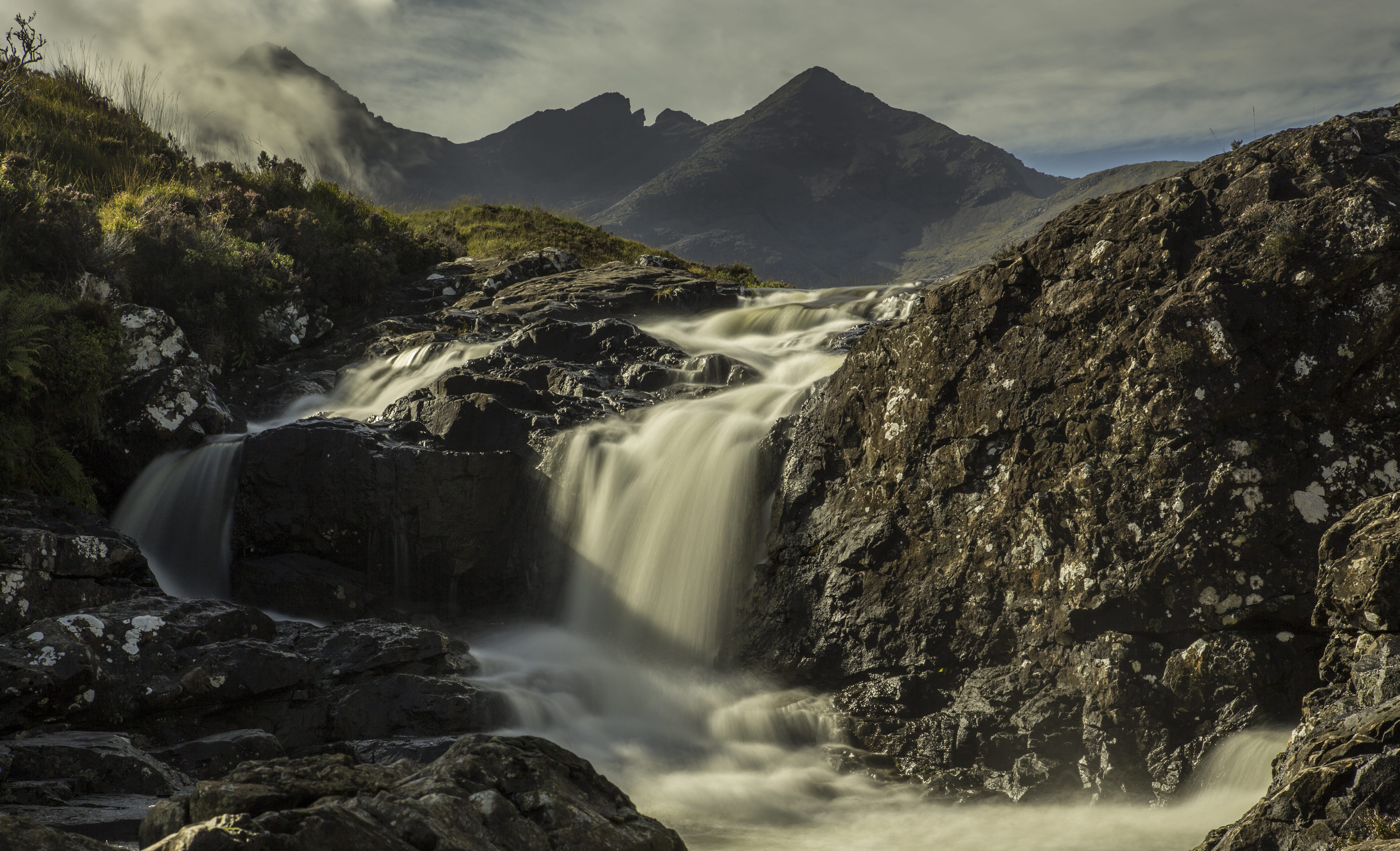 mountain range, environment, outdoors, no people, falling water, formation, isle of skye, flowing water, blurred motion, nature, scotland, motion, beauty in nature, HD Wallpaper