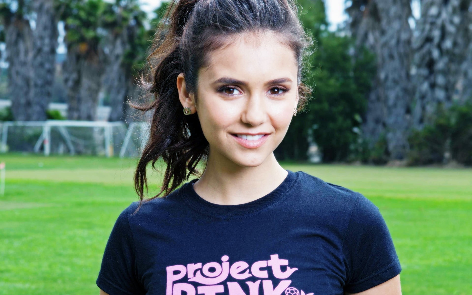 teenagers Only, girl, head And Shoulders, focus on foreground, nature, the vampire diaries, t-Shirt, portrait, joy, grass, the series, color Image, t, teenage Girls, HD Wallpaper