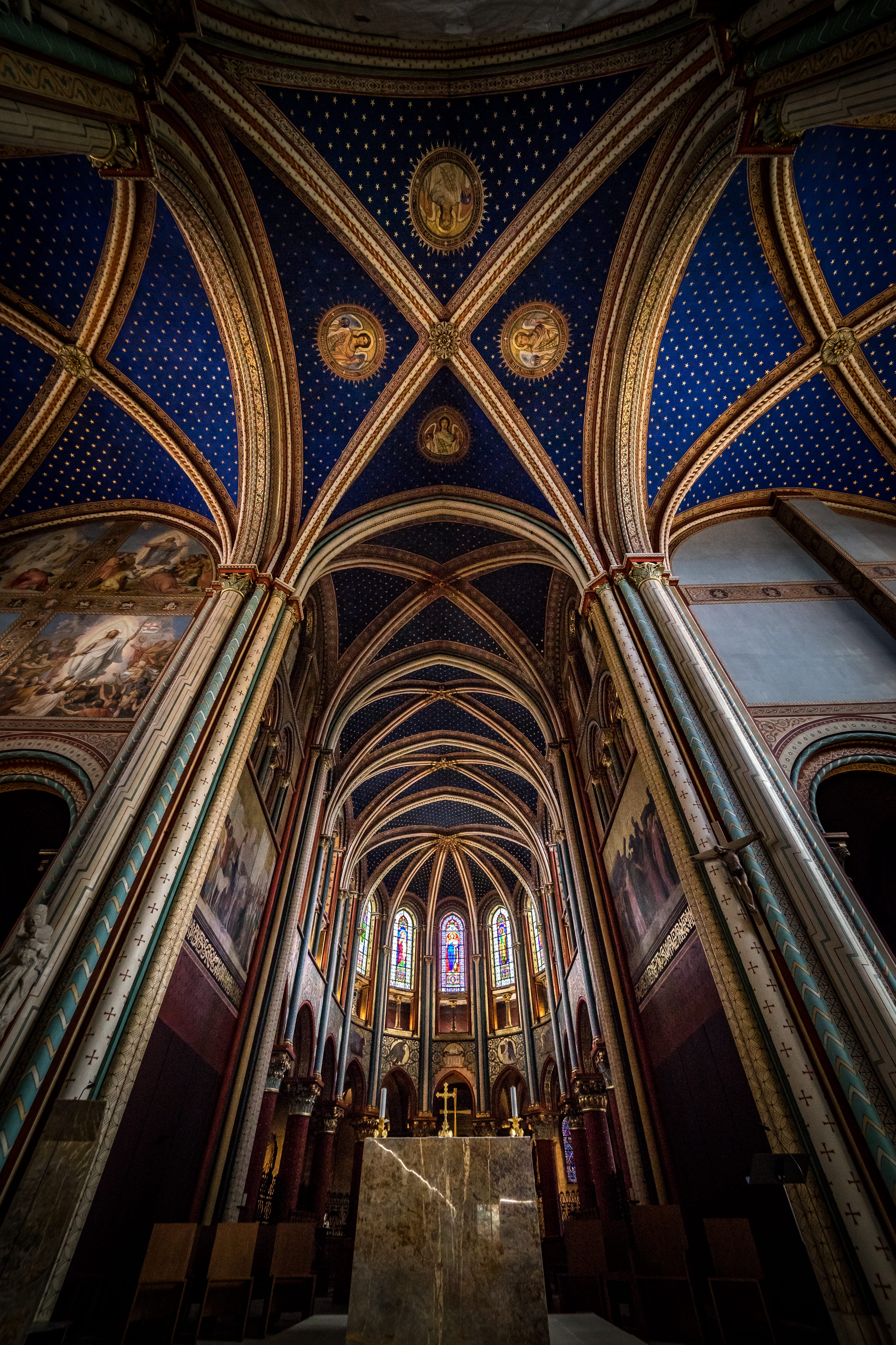 banister, architectural column, abbey, mural, place of worship, day, paris, a7m2, building, indoors, arch, arched, brown, samyang, gothic style, 14mm, vault ceiling, Phone HD Wallpaper