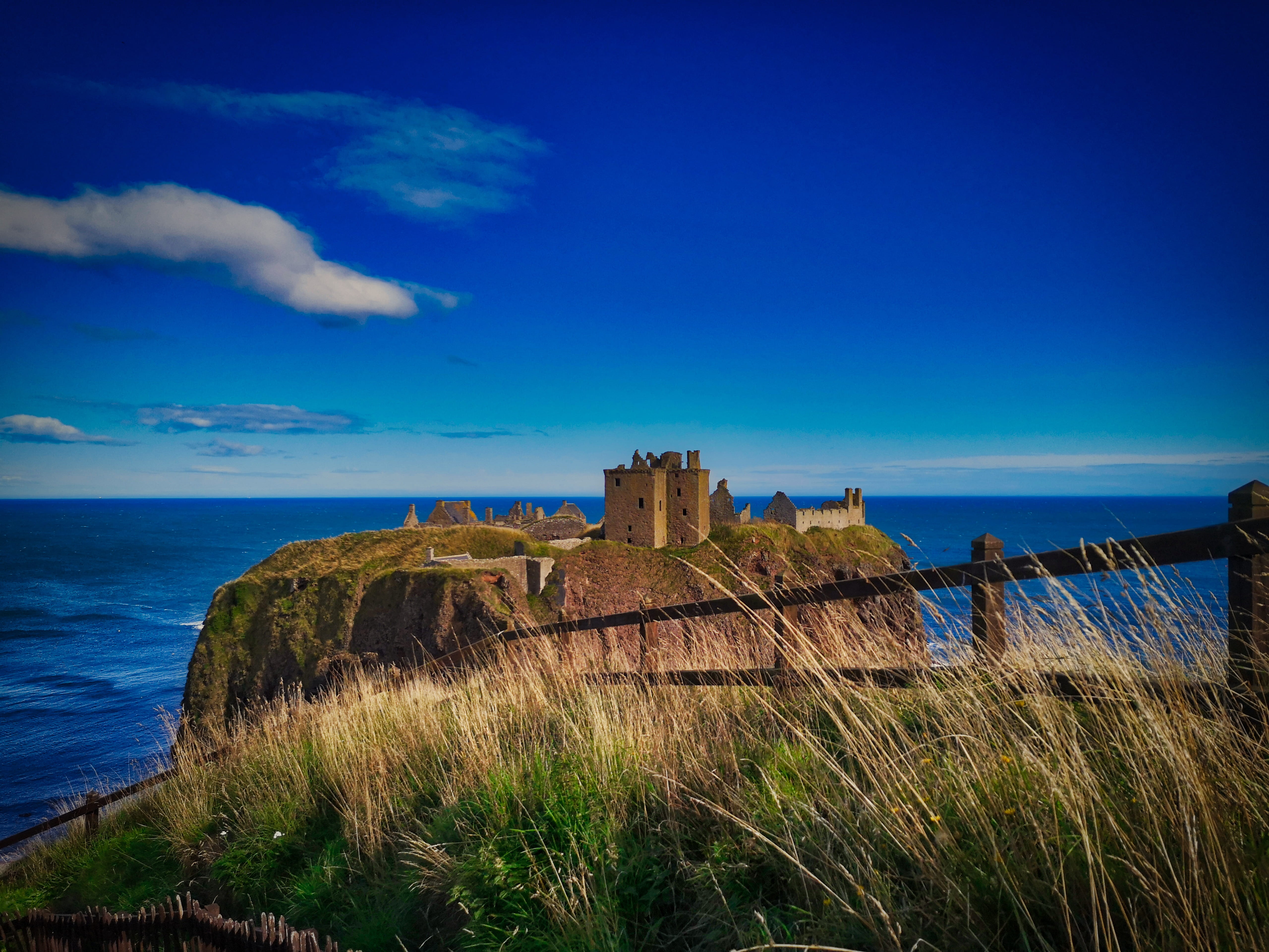 stayed castle, horizon over water, no people, sky, the past, building, water, places of interest, scotland, historically, fortress, stones, horizon, castle, HD Wallpaper