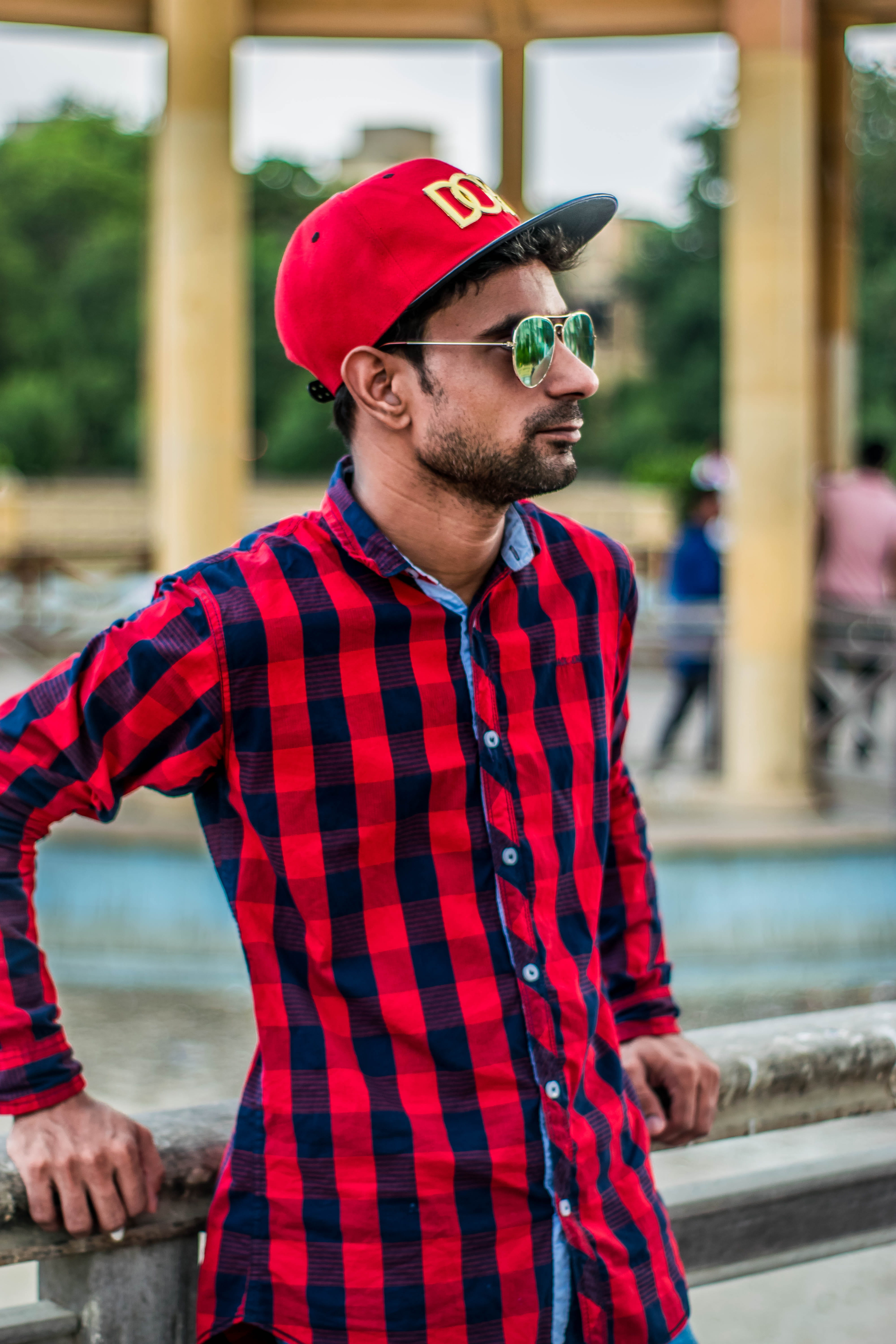 standing, sports, outdoors, one person, 5K, red cap, fence, person, beard, young men, cool, hat, pose, adult, day, gingham, sunglasses, clothing, wear, Phone HD Wallpaper