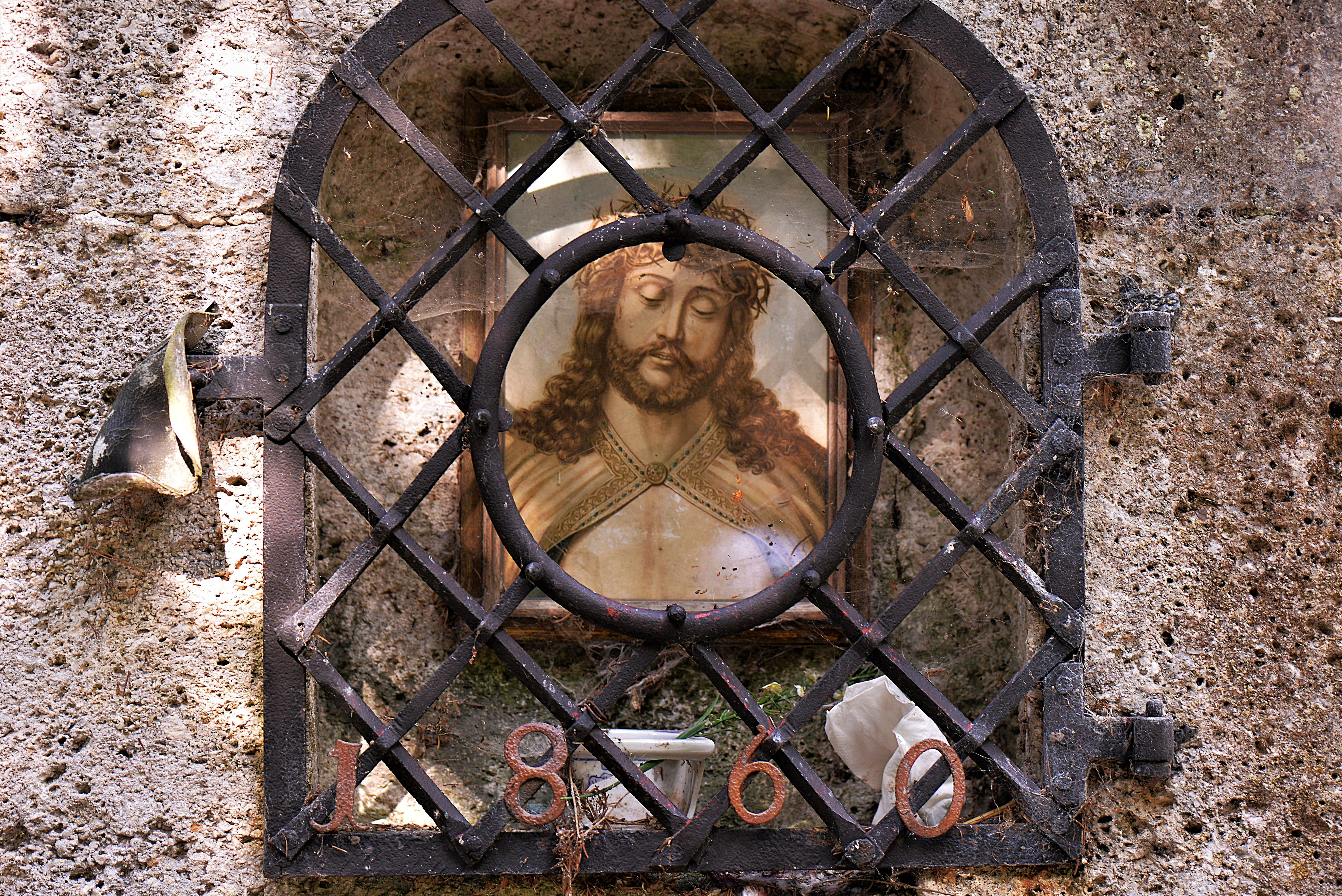 metal, jesus, human representation, no people, art and craft, representation, painting, built structure, mounted, old, behind, wall, history, spirituality, HD Wallpaper